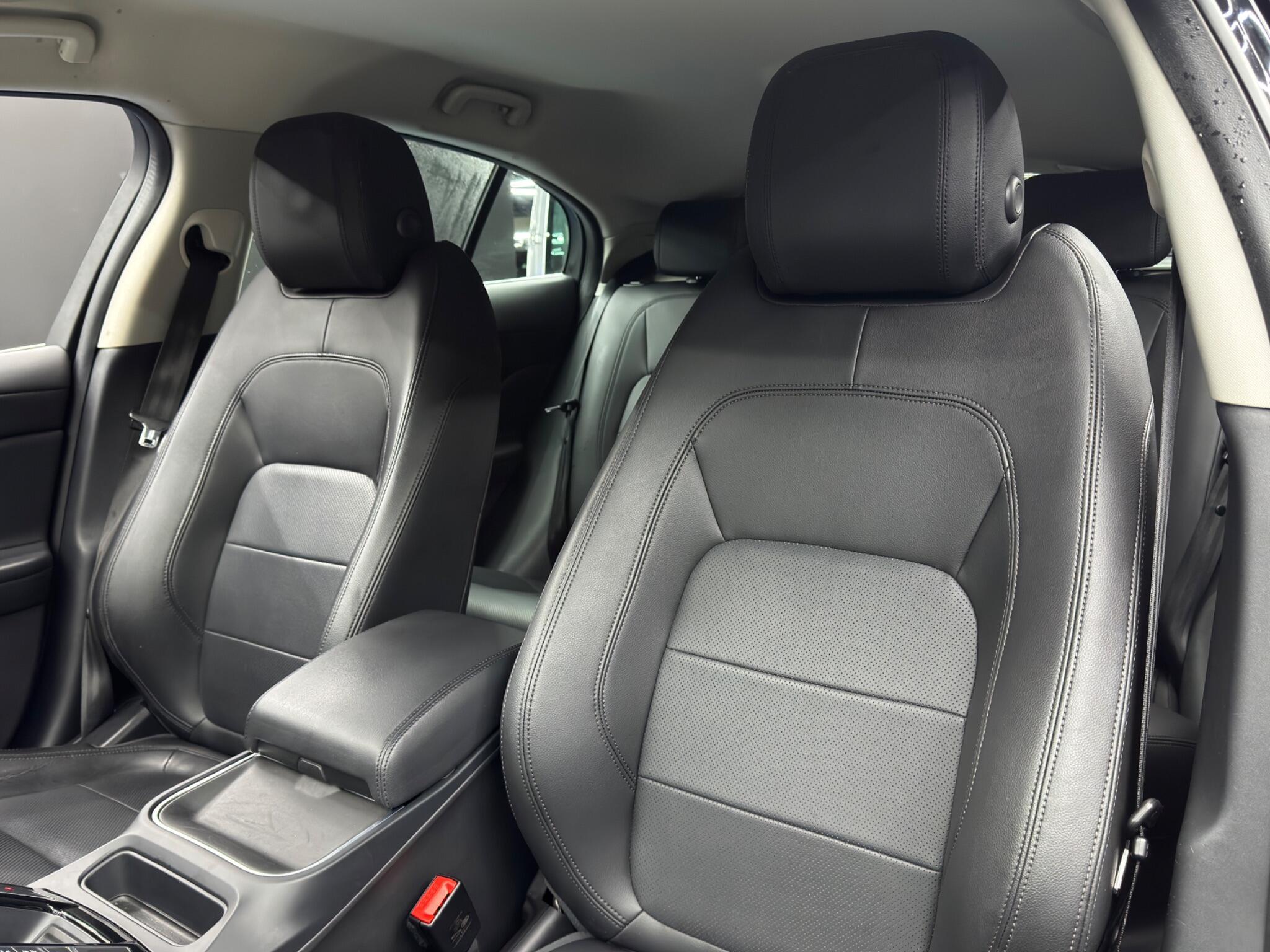 Jaguar I-Pace - Image 16