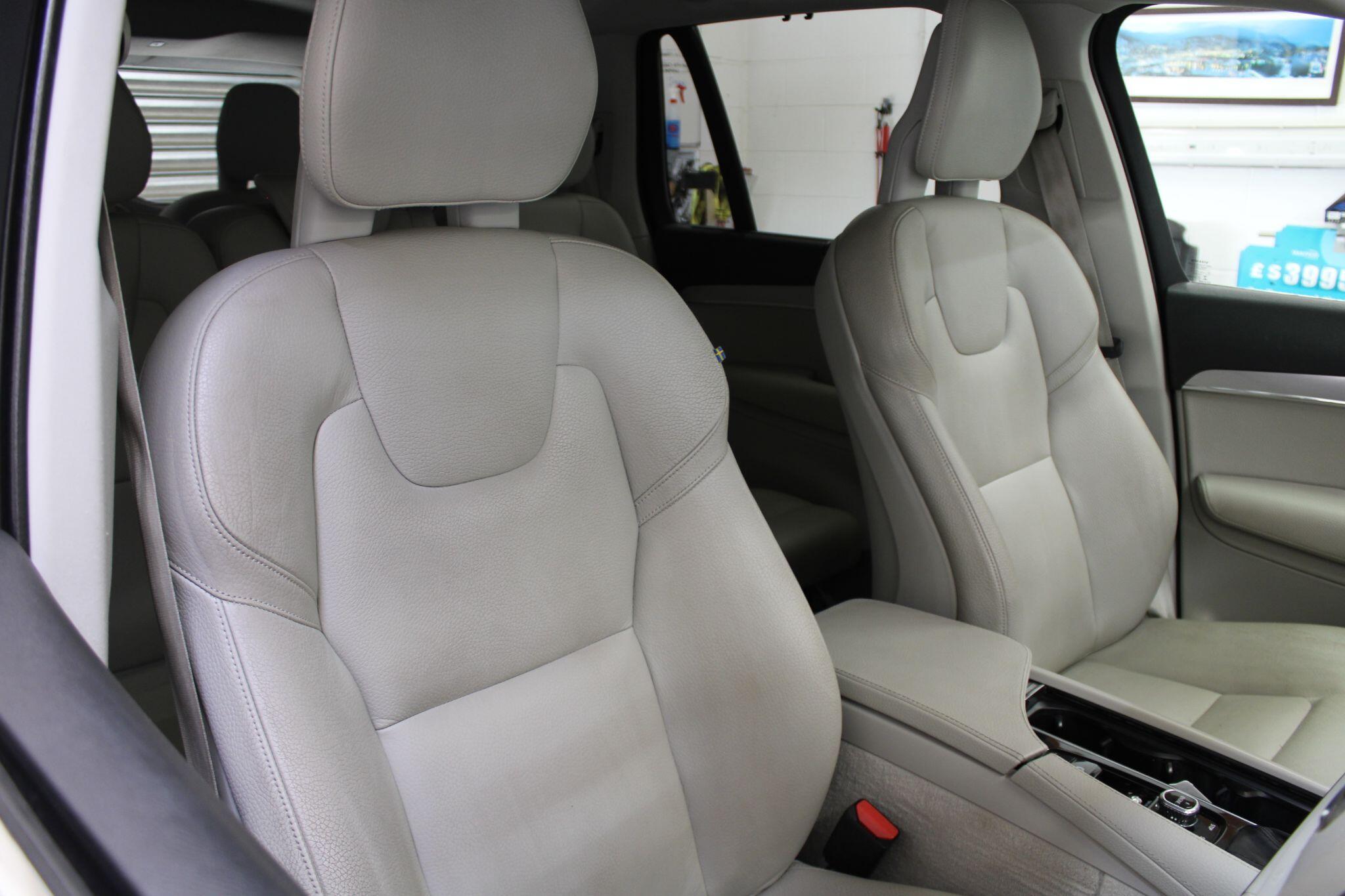 Volvo XC90 - Image 22