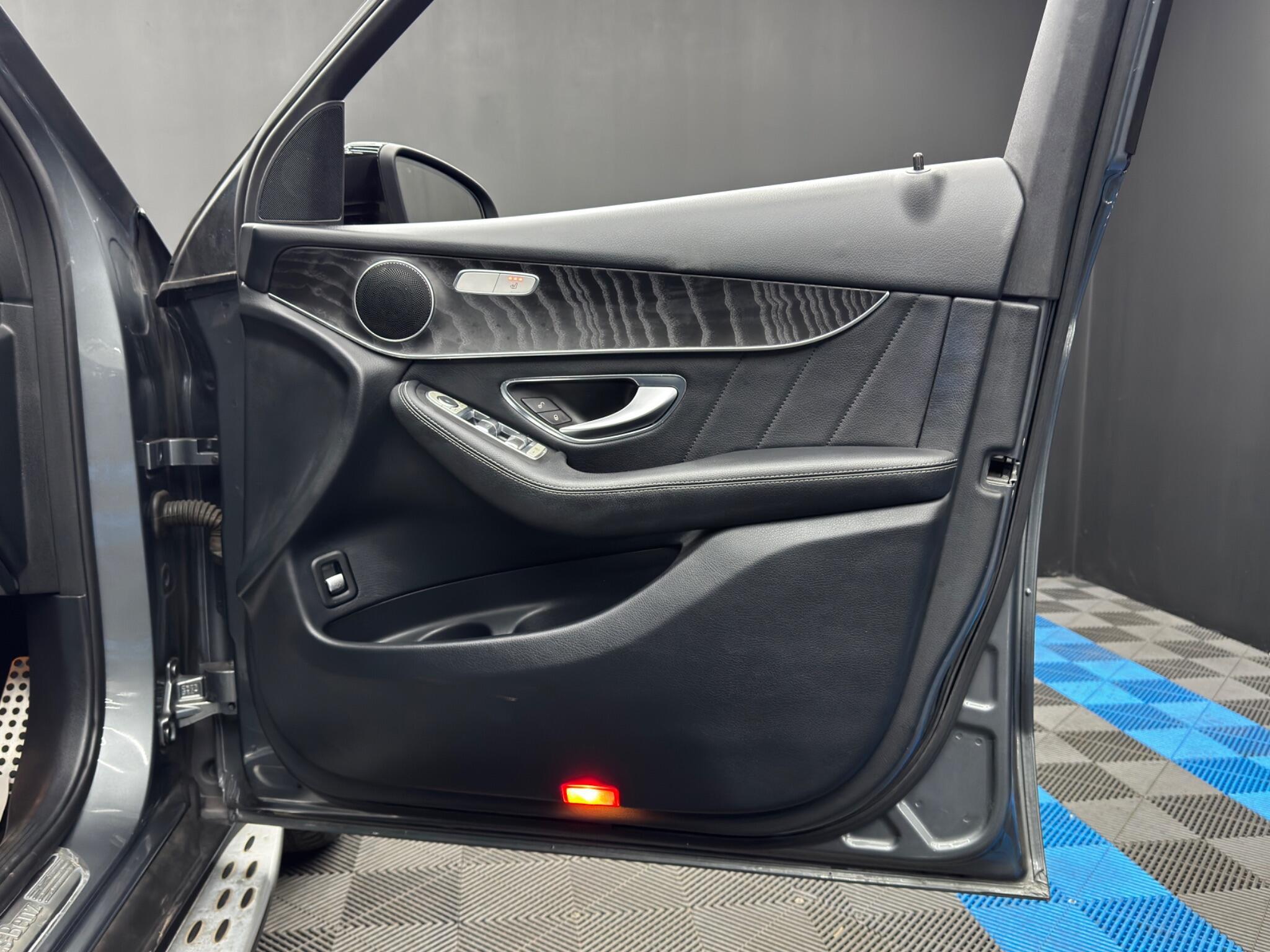 Mercedes GLC - Image 36