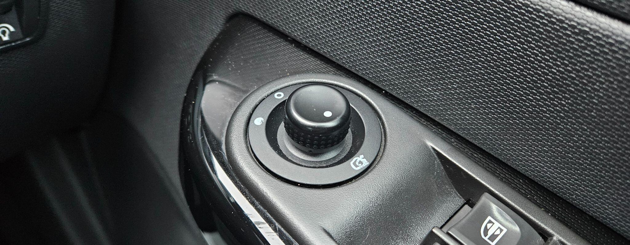 Renault Captur - Image 37