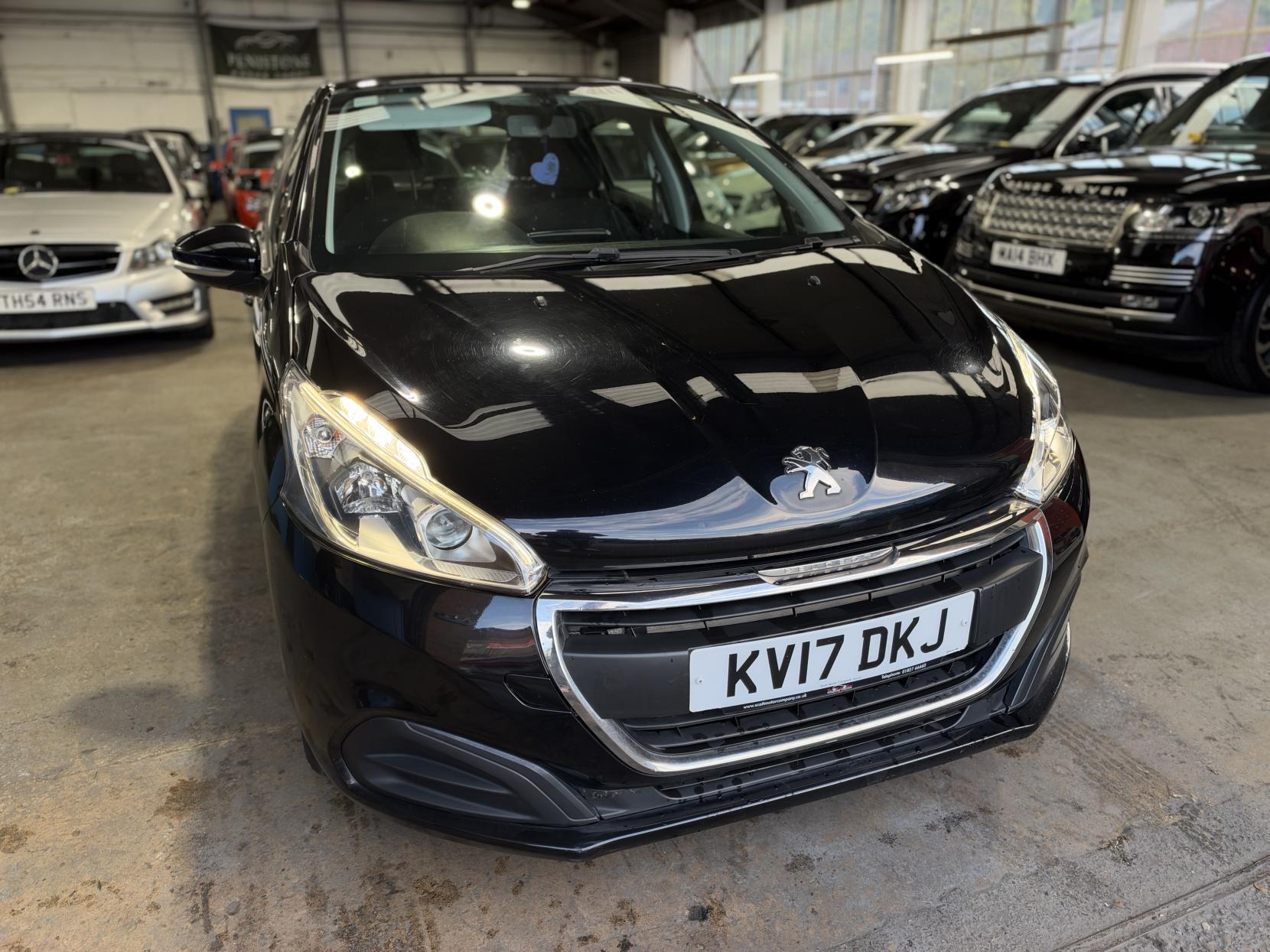 Peugeot 208 - Image 2