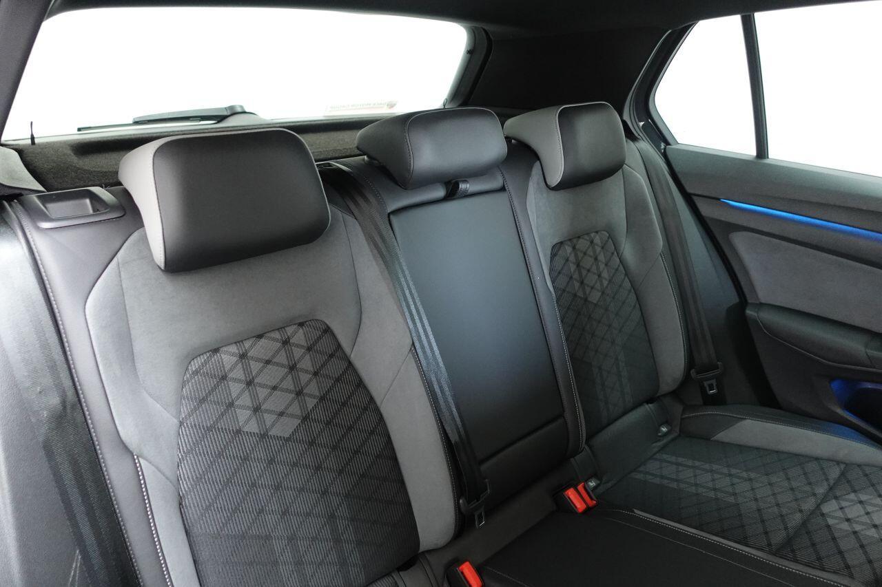 Volkswagen Golf - Image 19