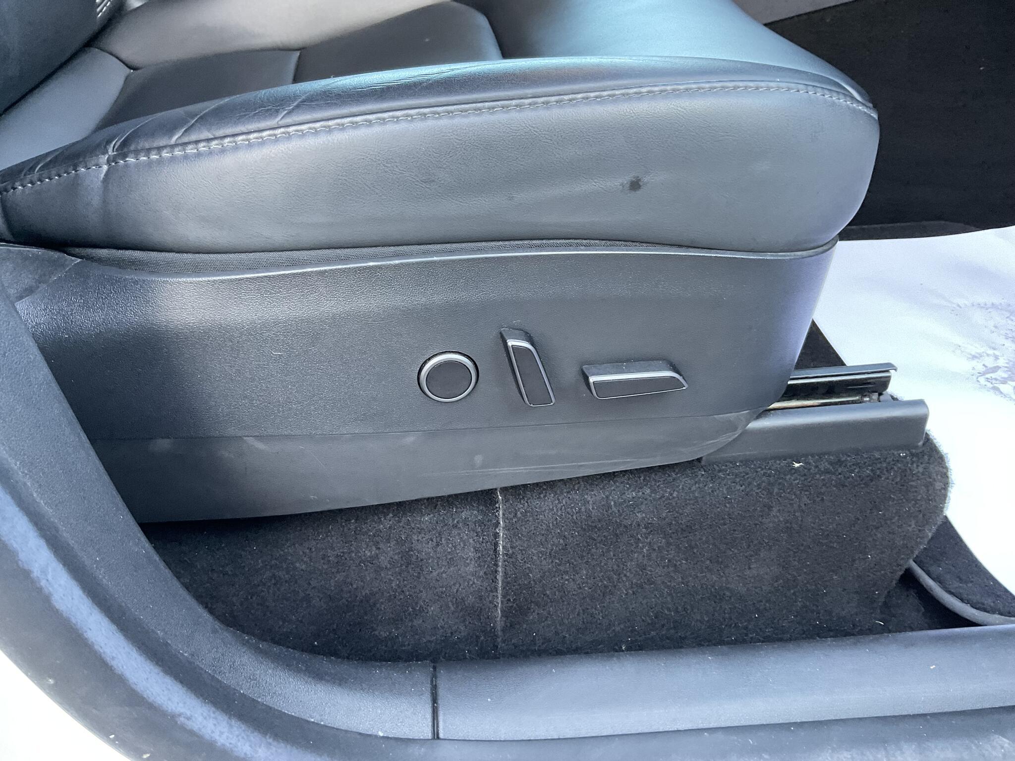 Tesla Model Y - Image 25
