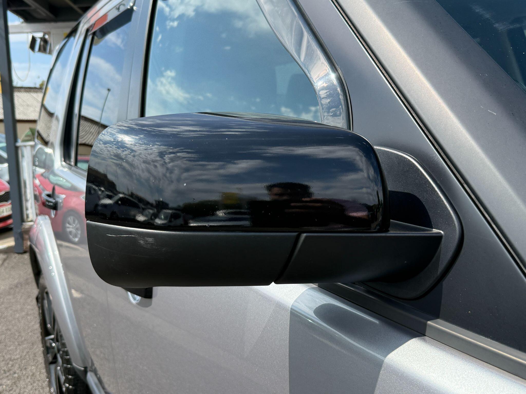 Land Rover DISCOVERY 4 - Image 16