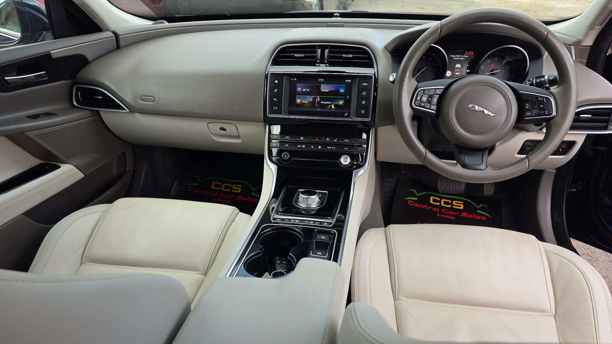 Jaguar XE - Image 24