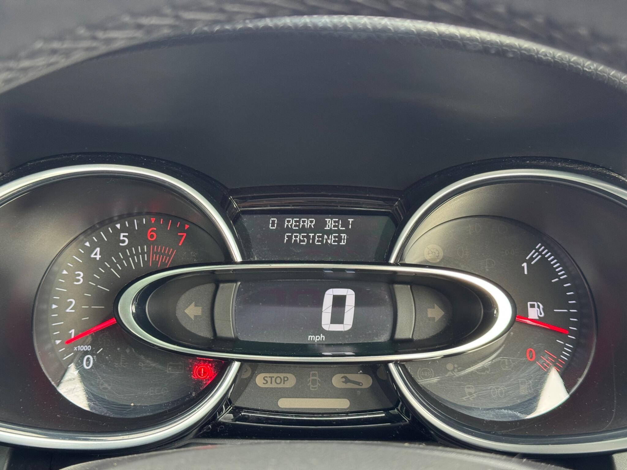 Renault Clio - Image 34