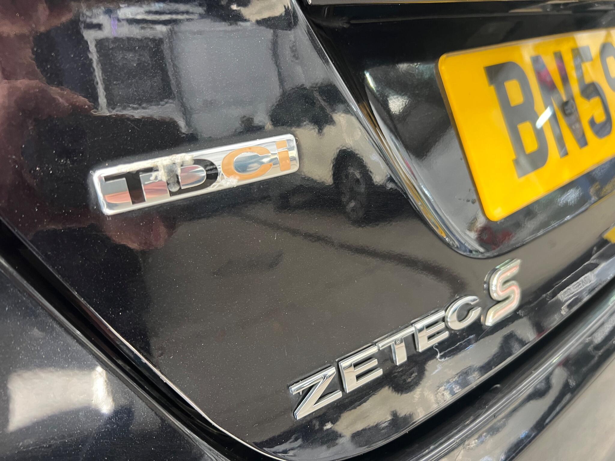 Ford Fiesta - Image 28