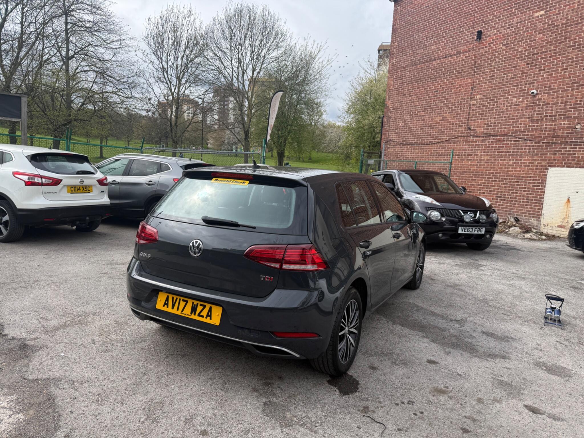 Volkswagen Golf - Image 7