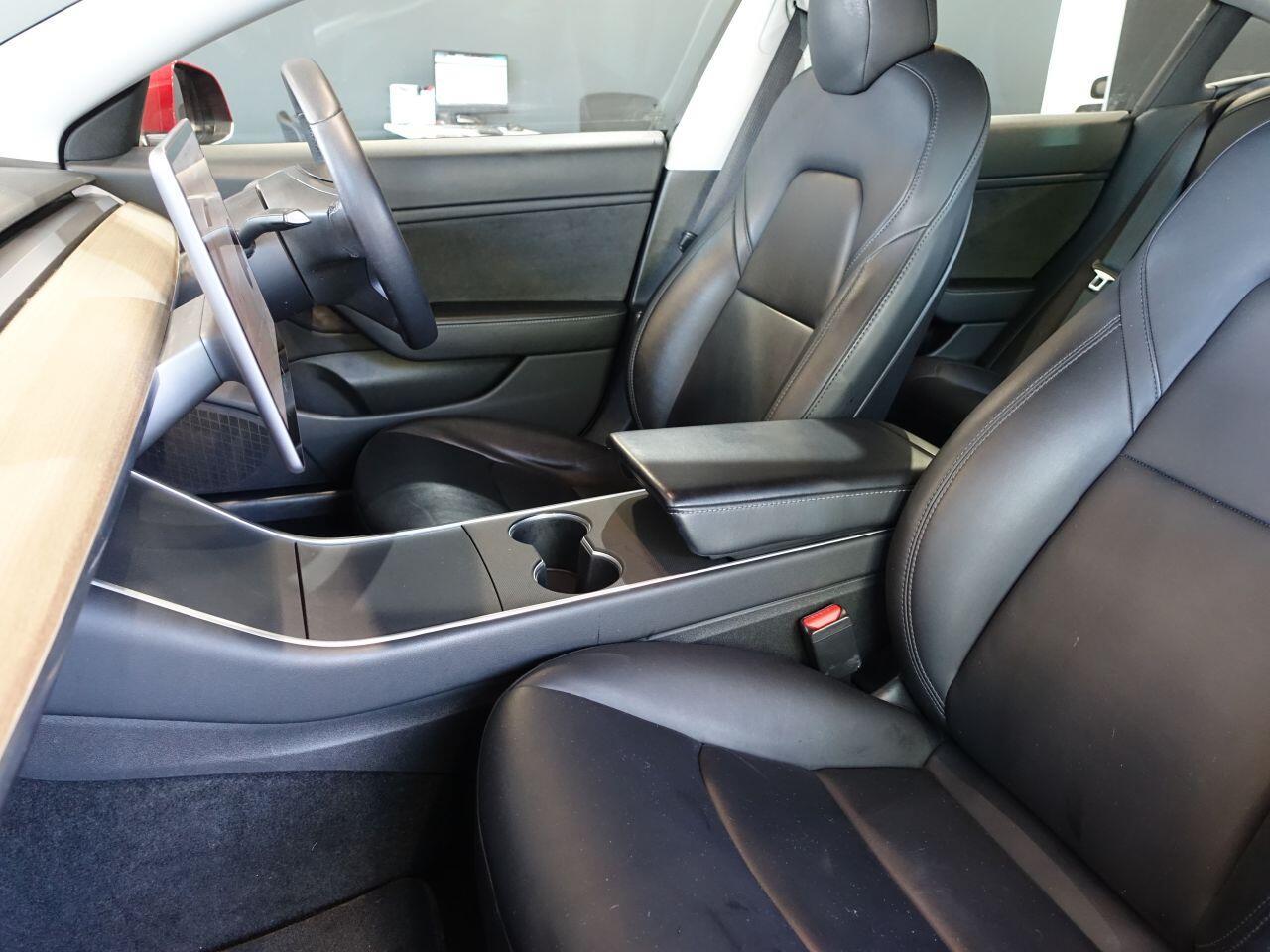 Tesla Model 3 - Image 14