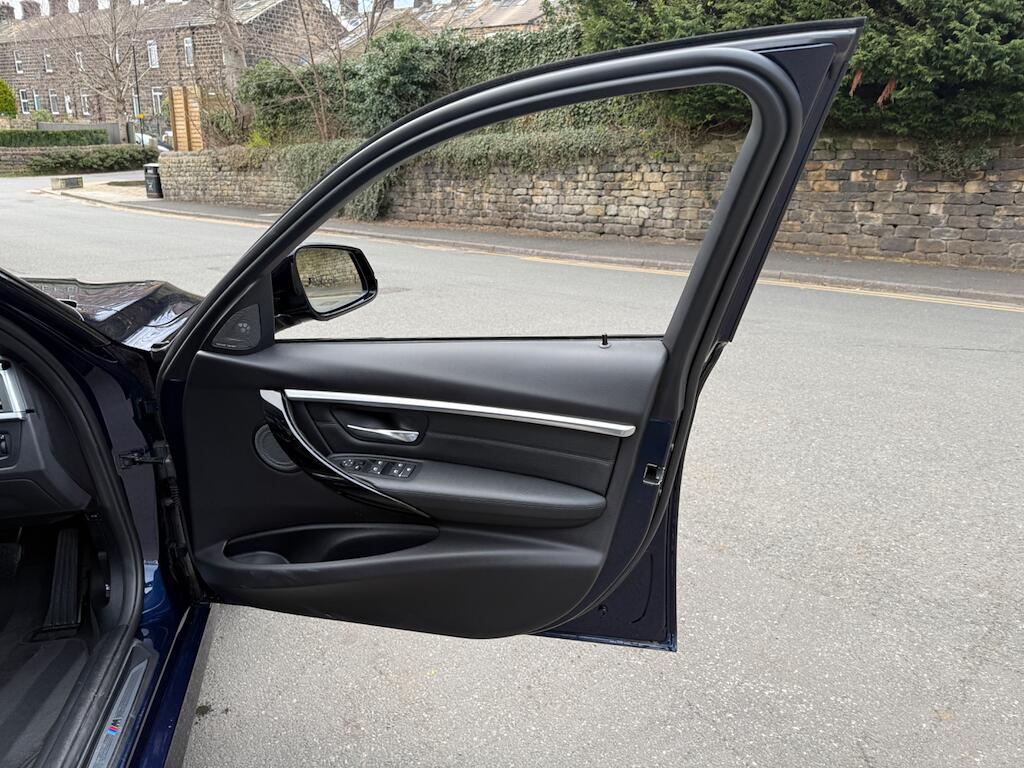 BMW 3 Series - Image 22