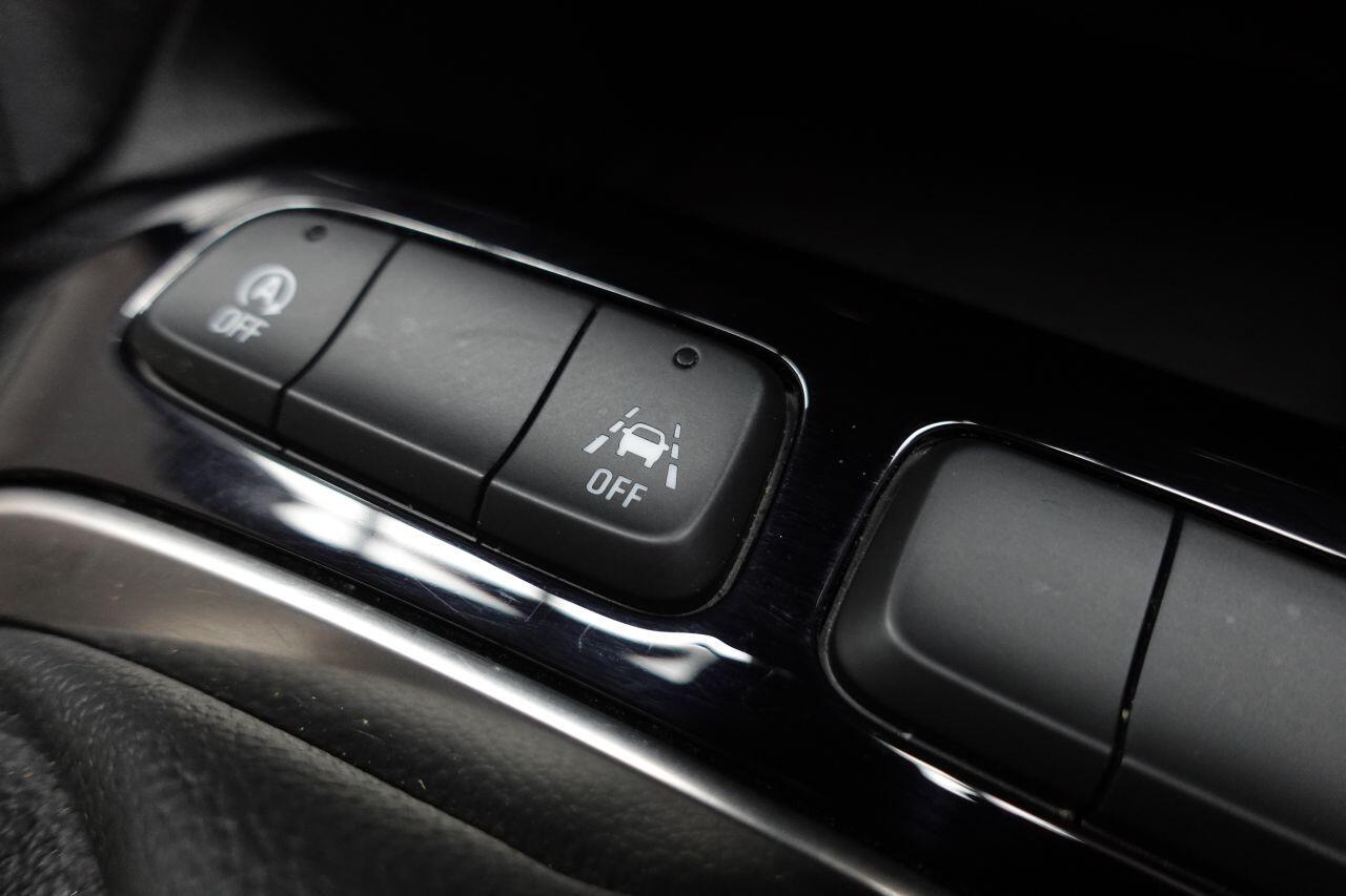 Vauxhall Corsa - Image 30