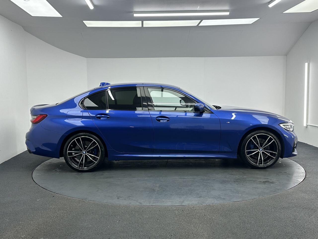 BMW 3 Series - Image 10