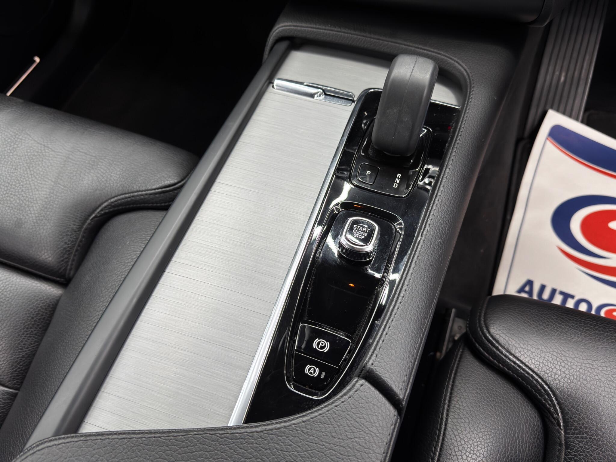 Volvo XC90 - Image 25
