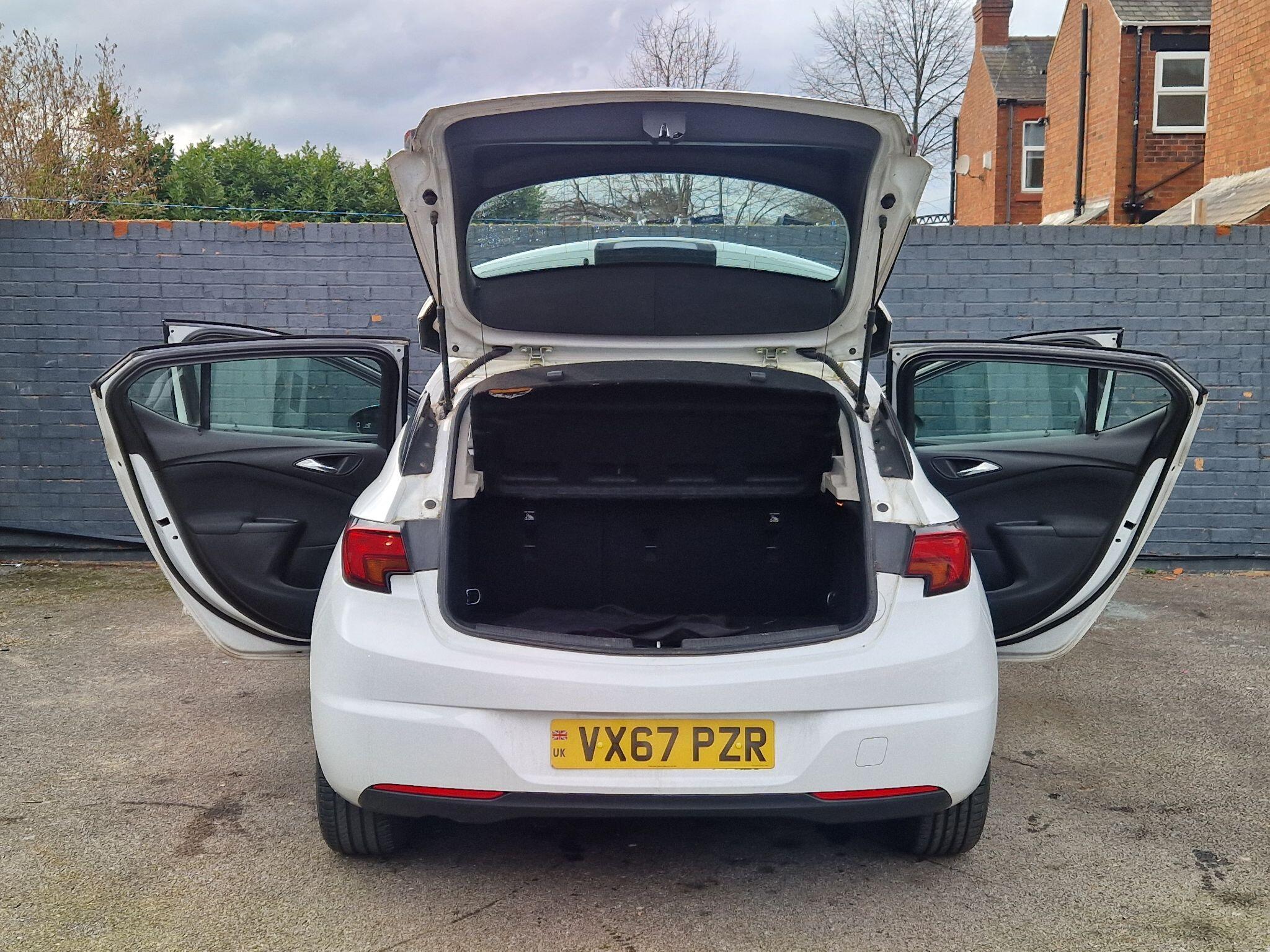 Vauxhall Astra - Image 20