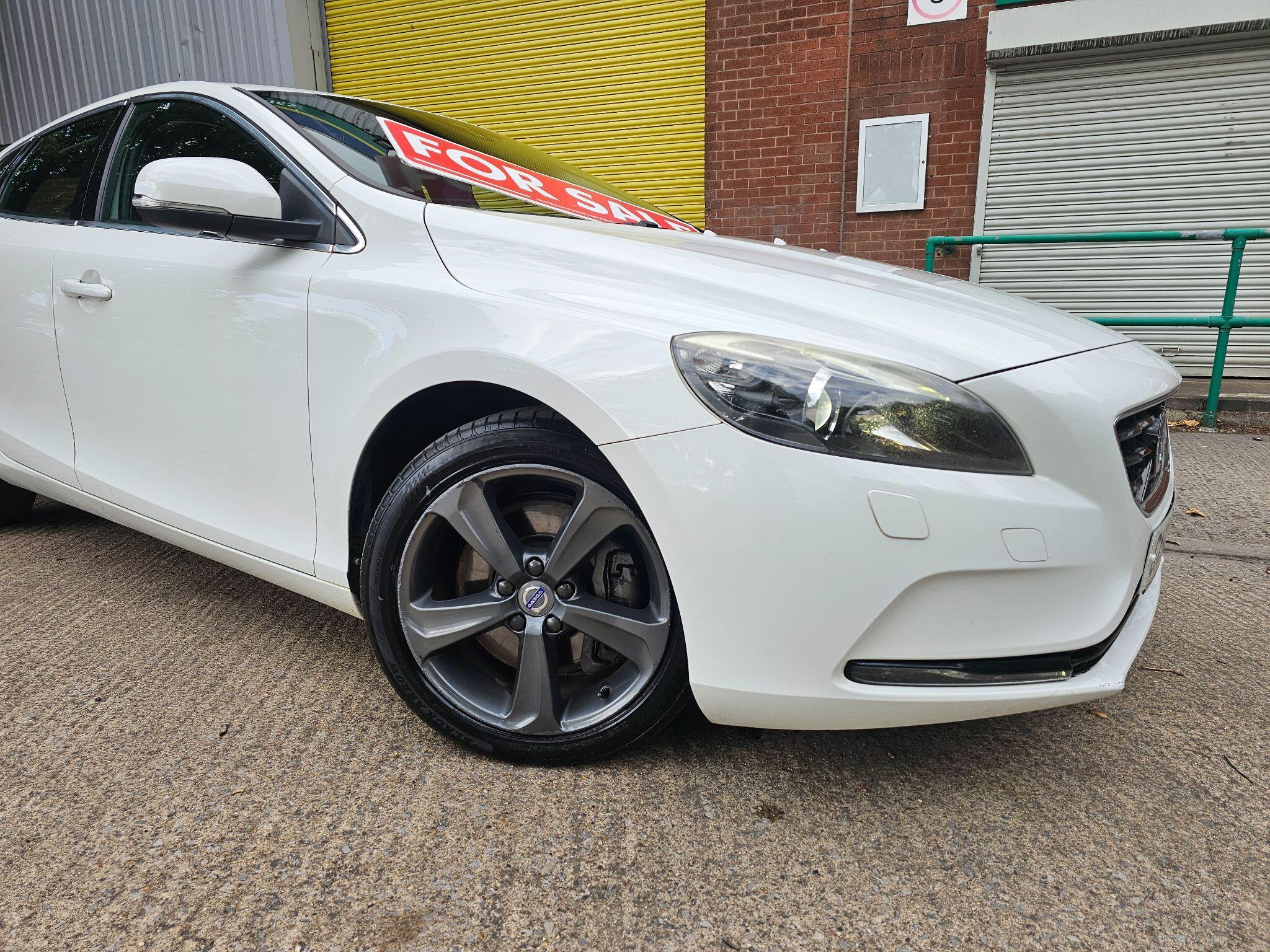 Volvo V40 - Image 4