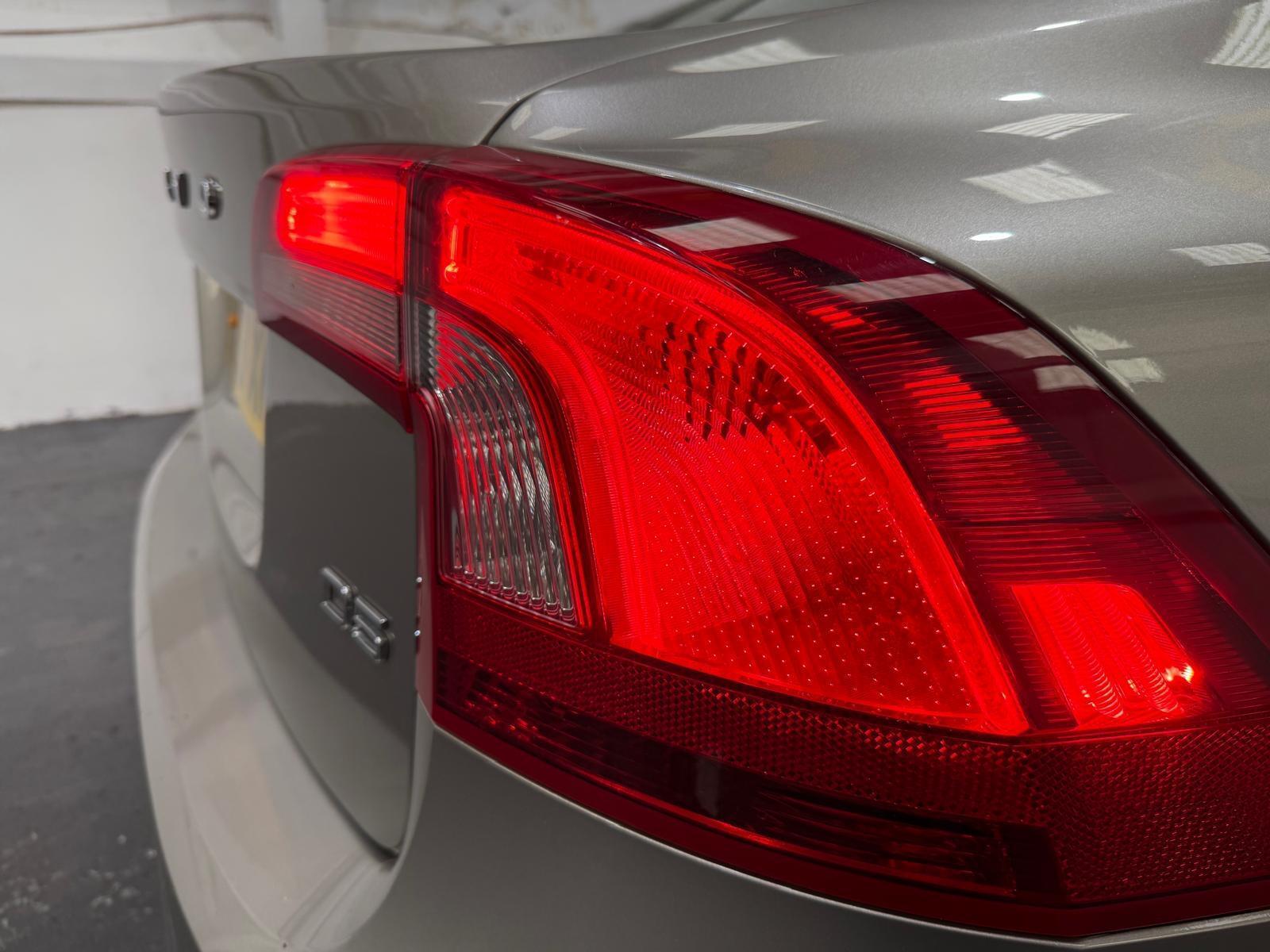 Volvo S60 - Image 19