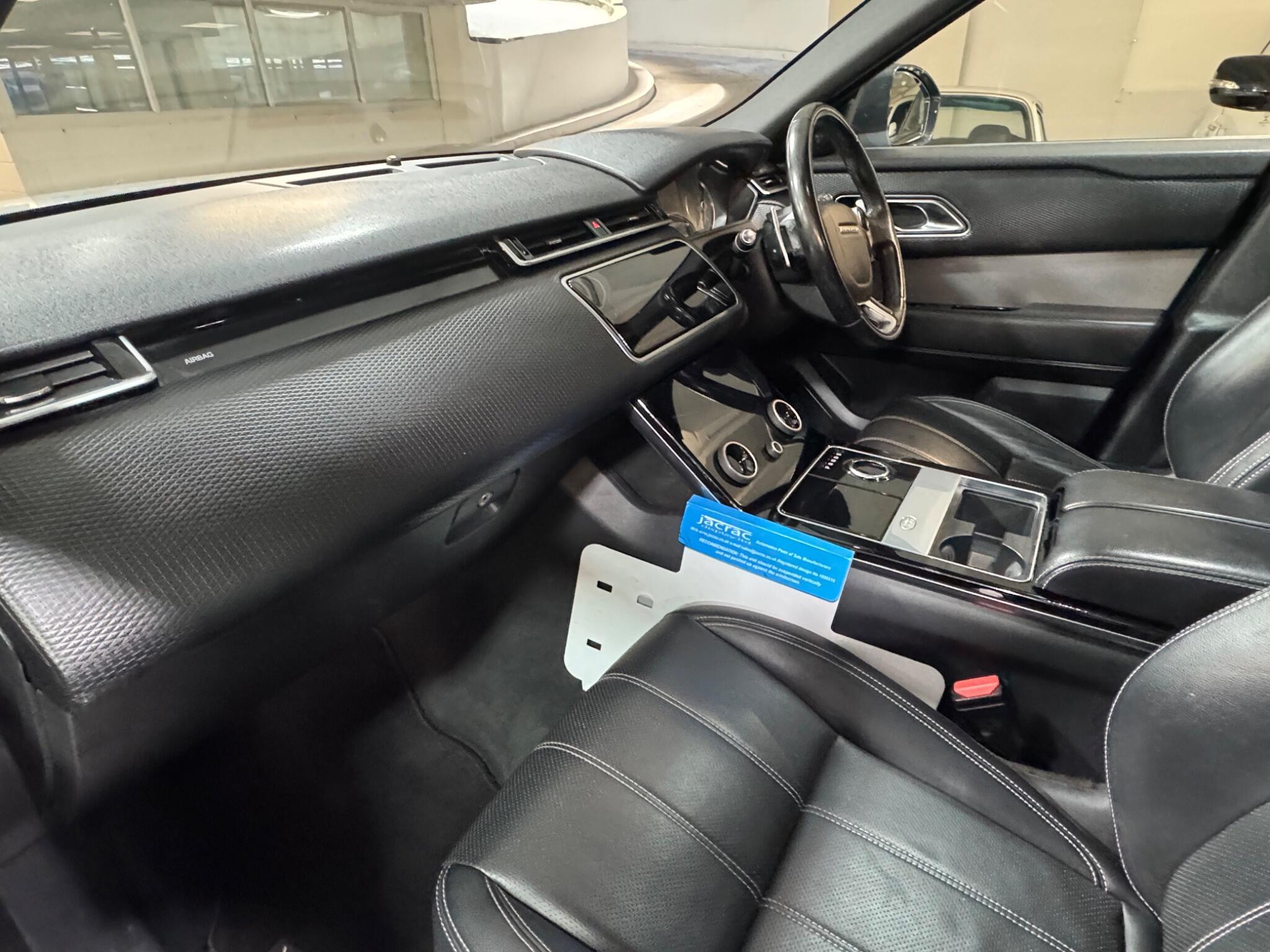 Land Rover Range Rover Velar - Image 11