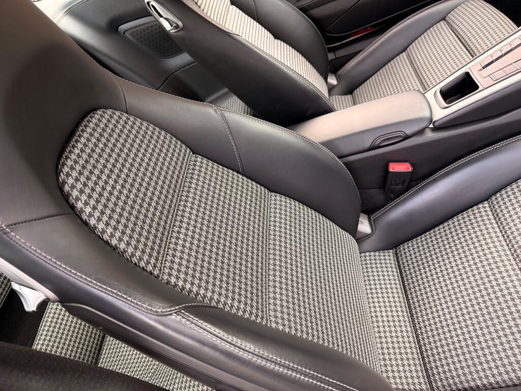 Porsche 911 - Image 52