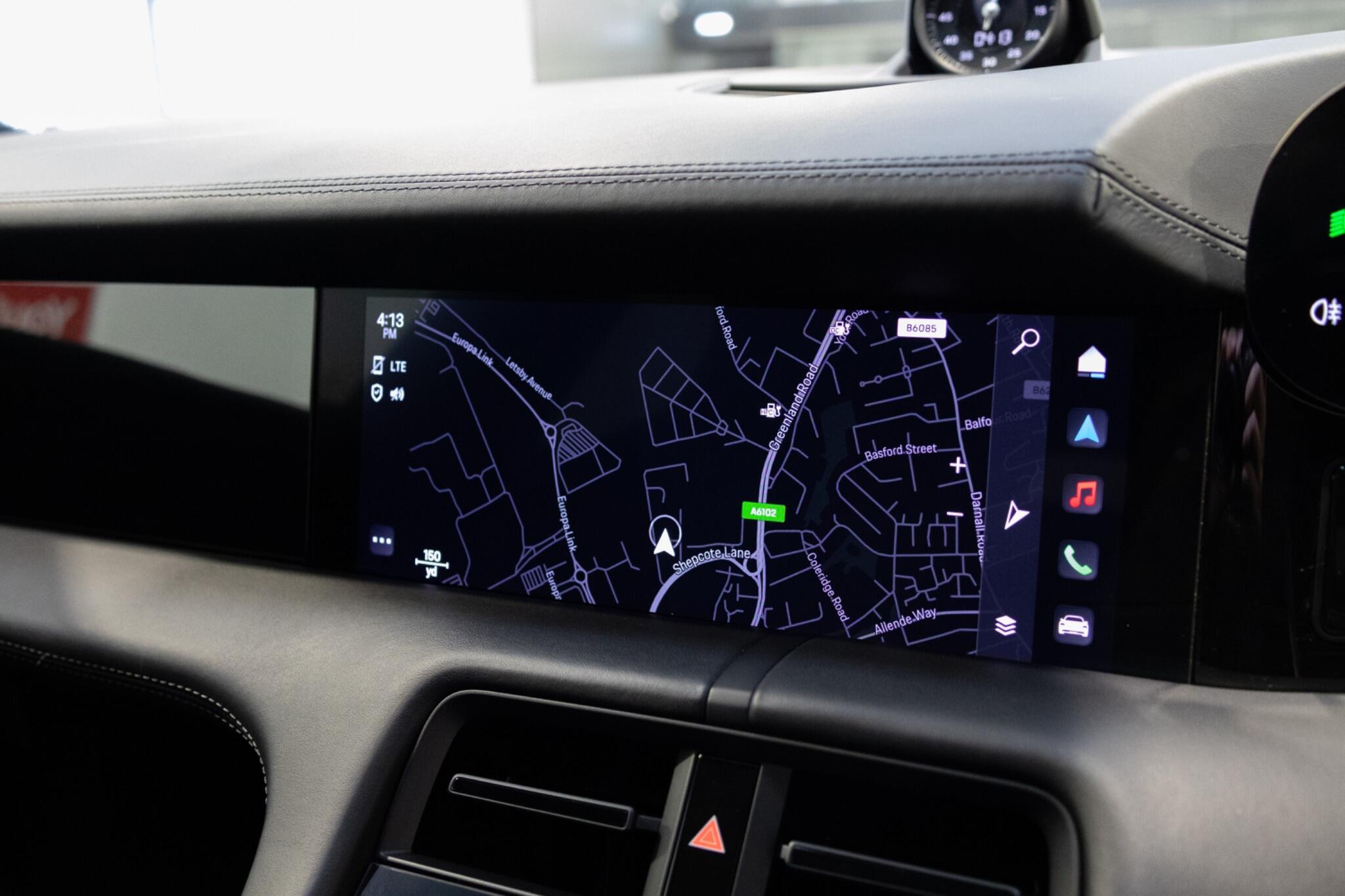 Porsche Taycan - Image 22