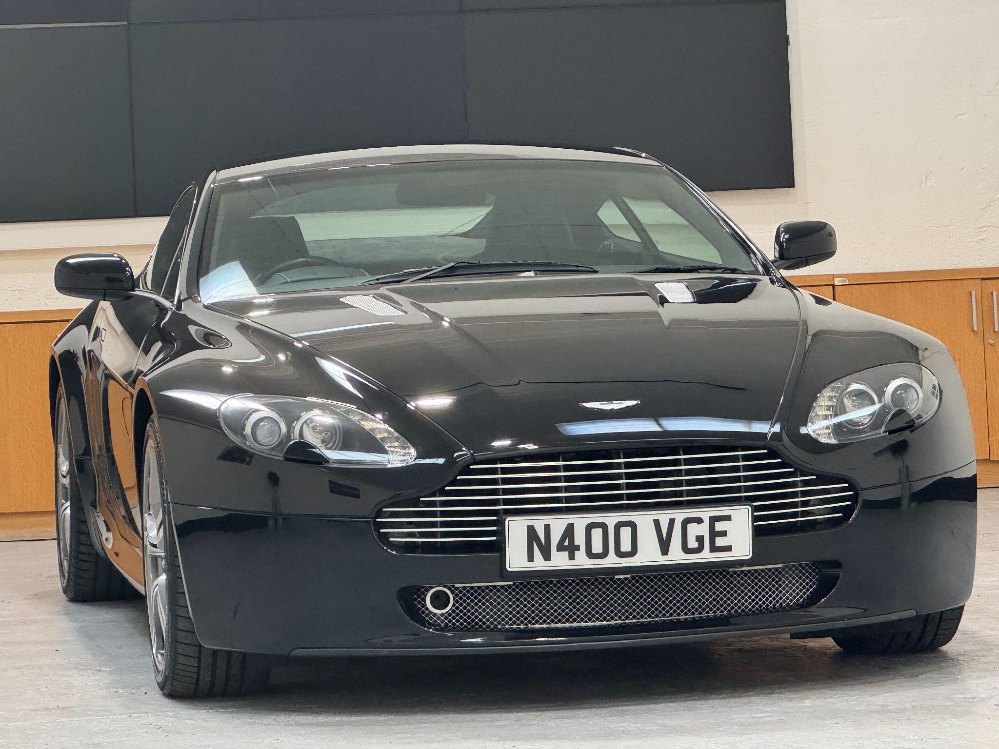 Aston Martin Vantage - Image 11