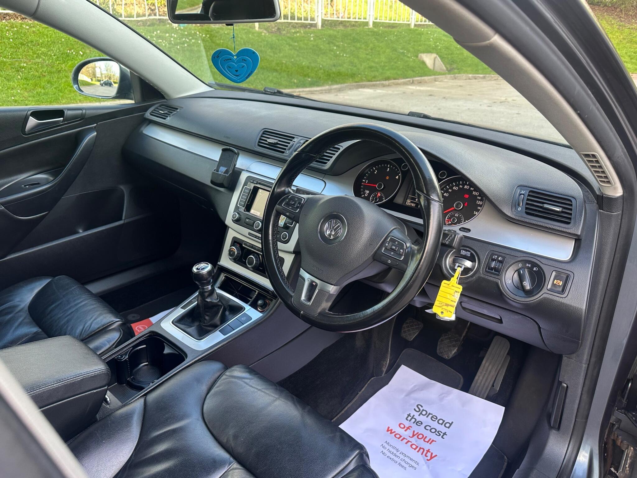 Volkswagen Passat - Image 28