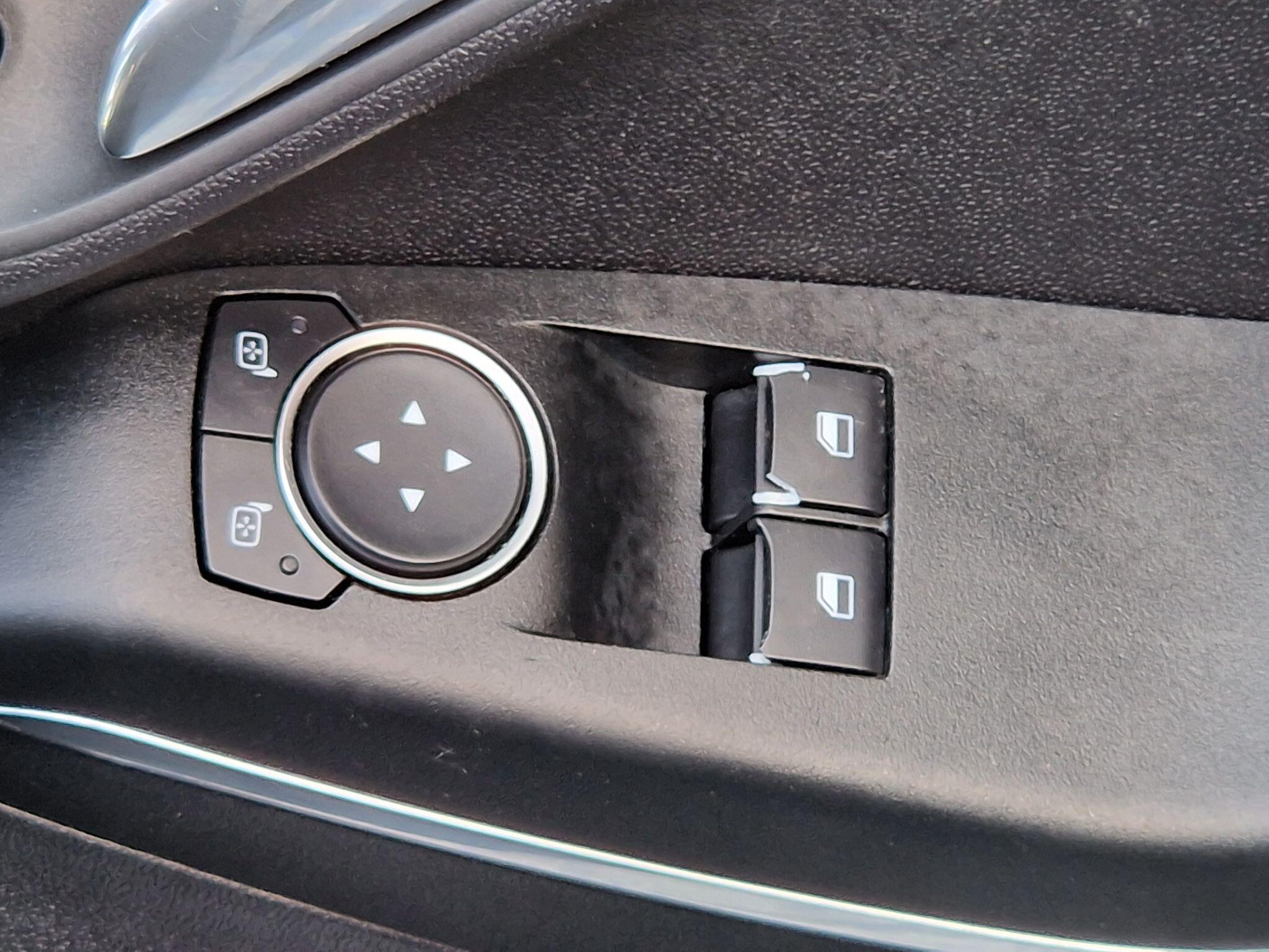 Ford Fiesta - Image 32