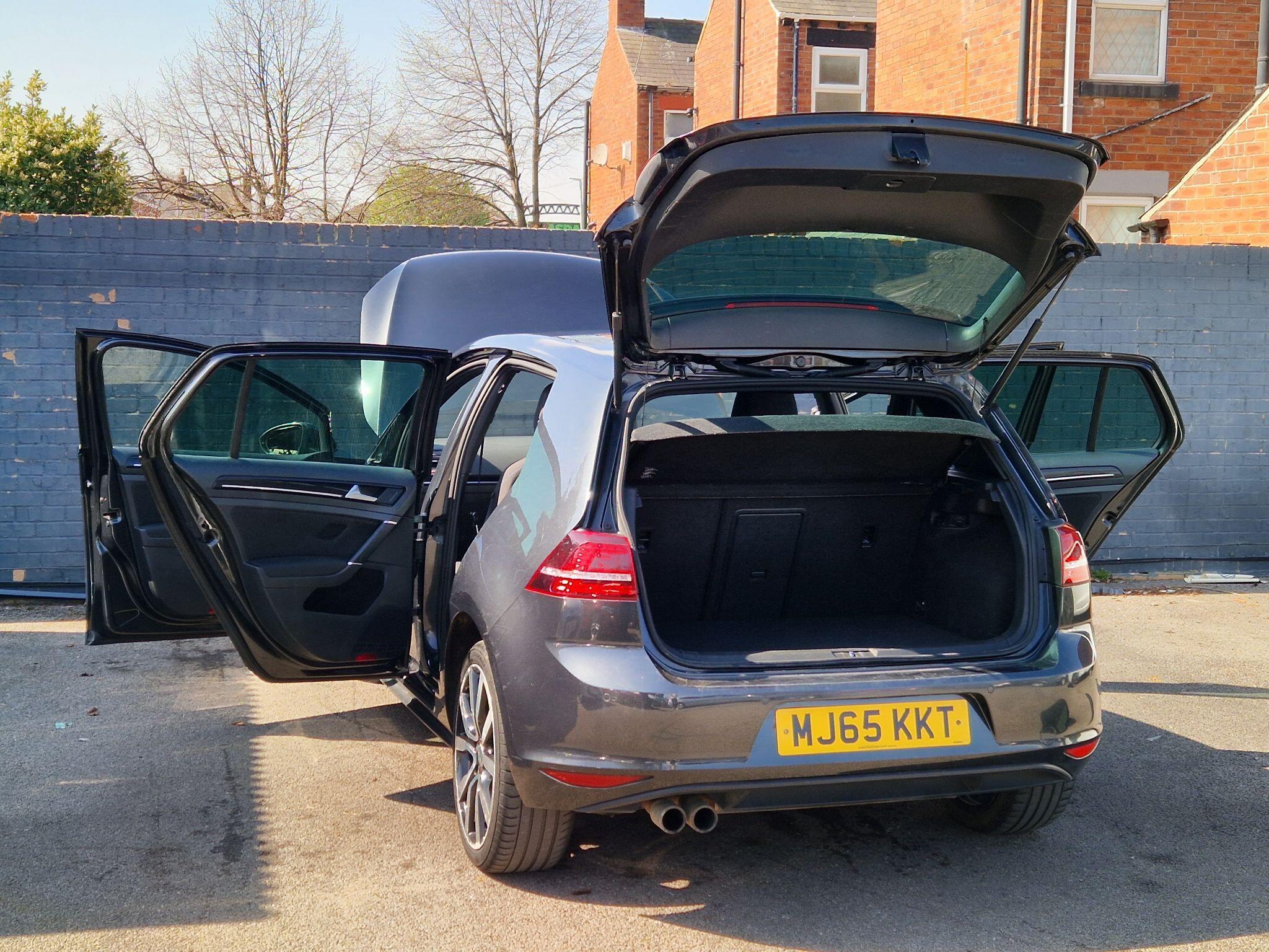 Volkswagen Golf - Image 19