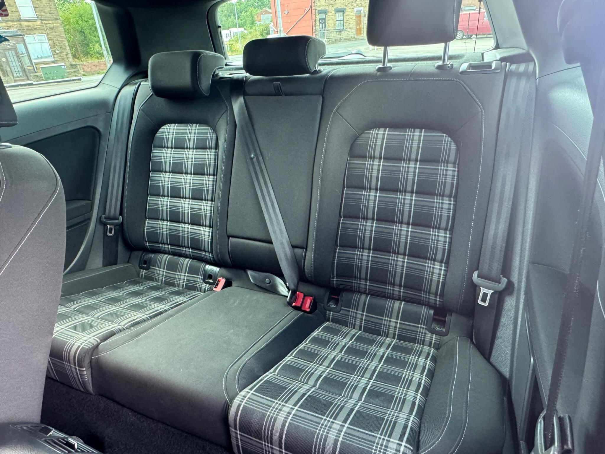 Volkswagen Golf - Image 18