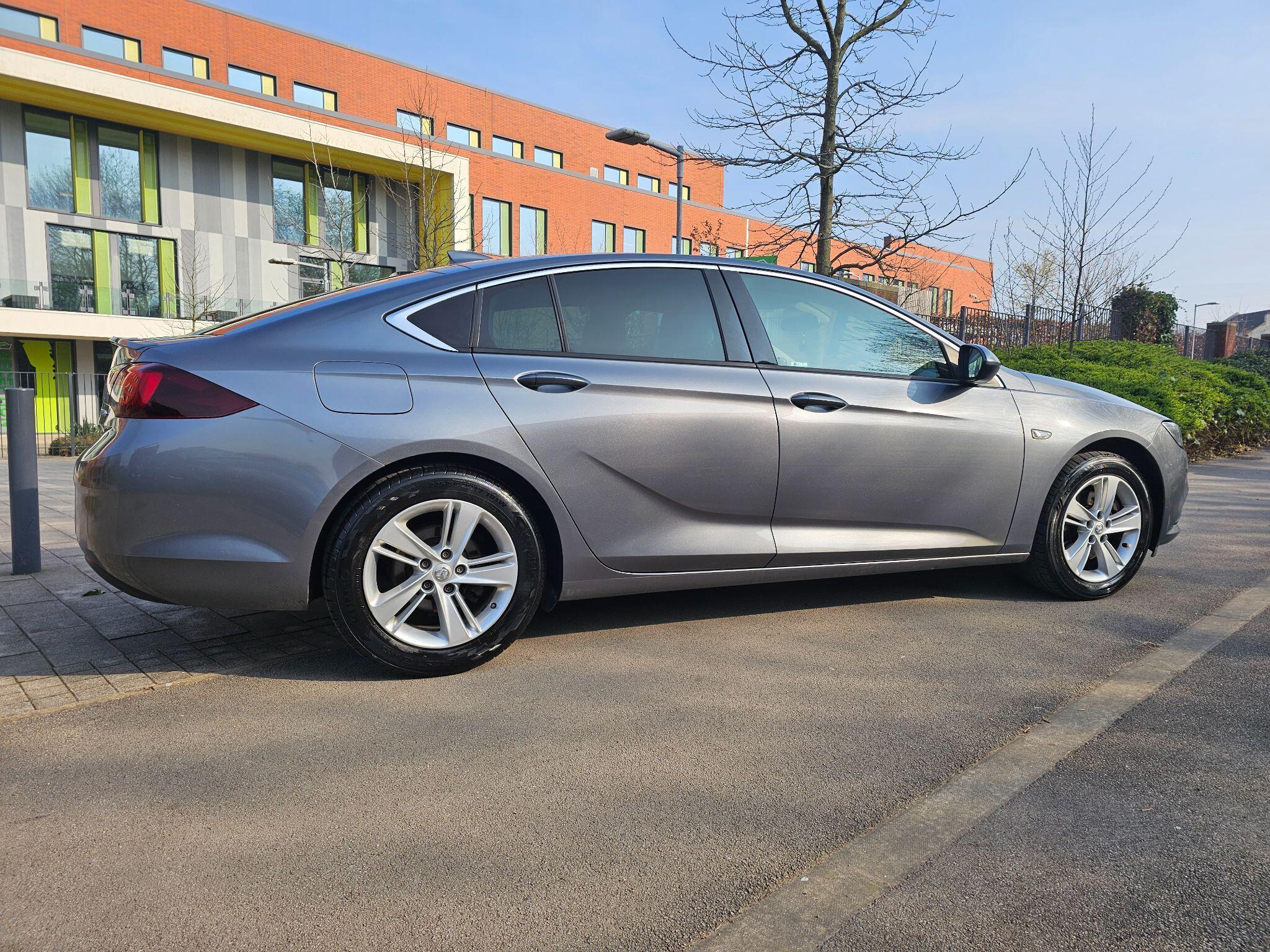 Vauxhall Insignia - Image 17