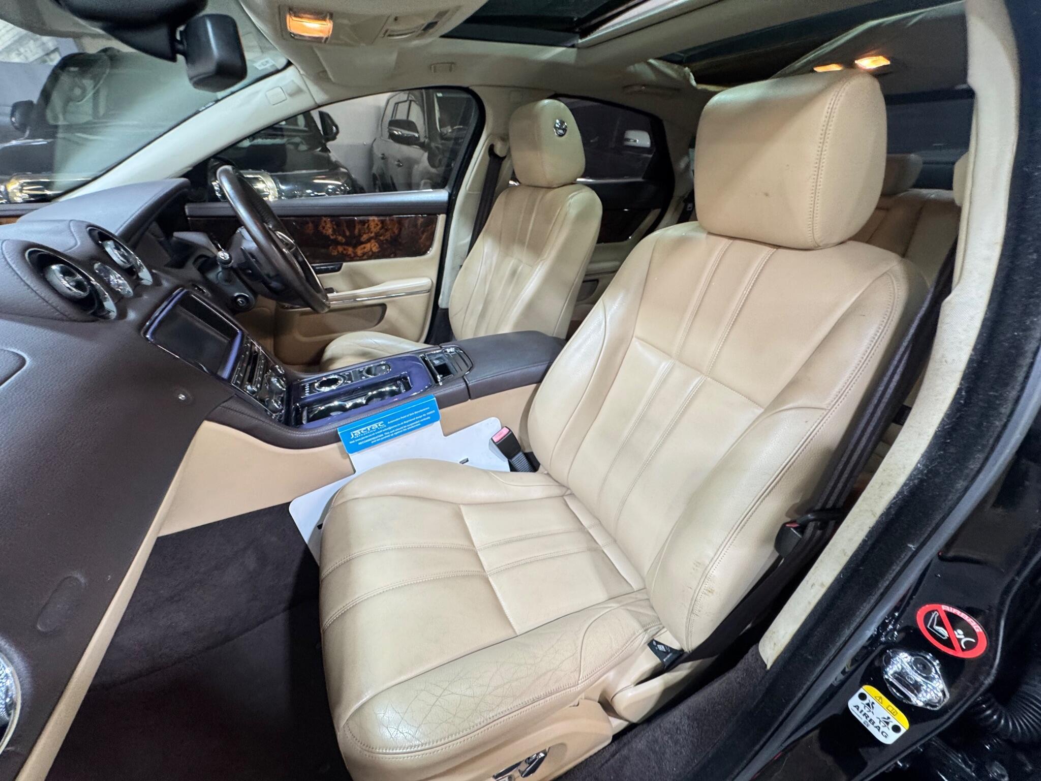 Jaguar XJ - Image 10
