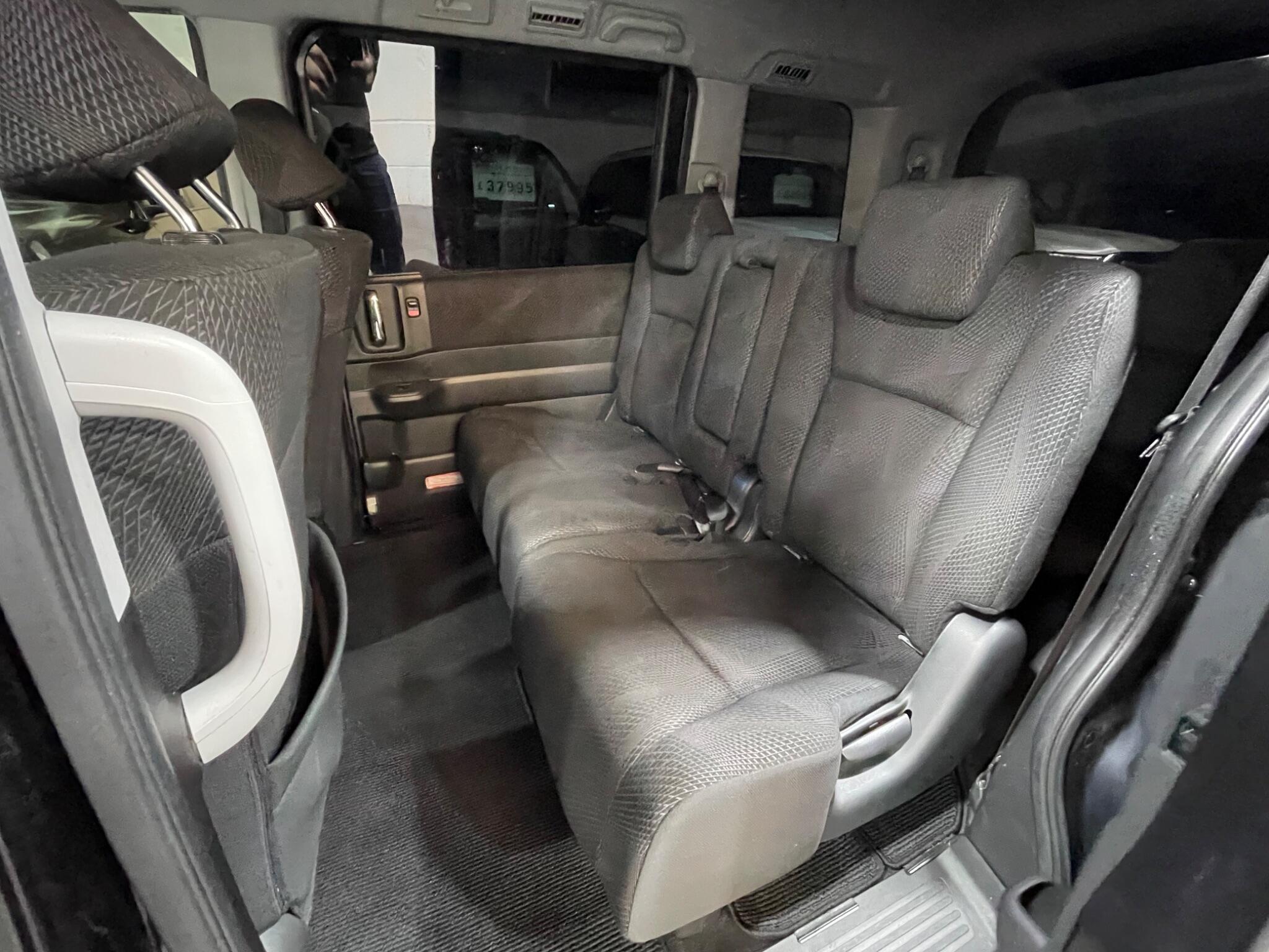 Honda Stepwagon - Image 13
