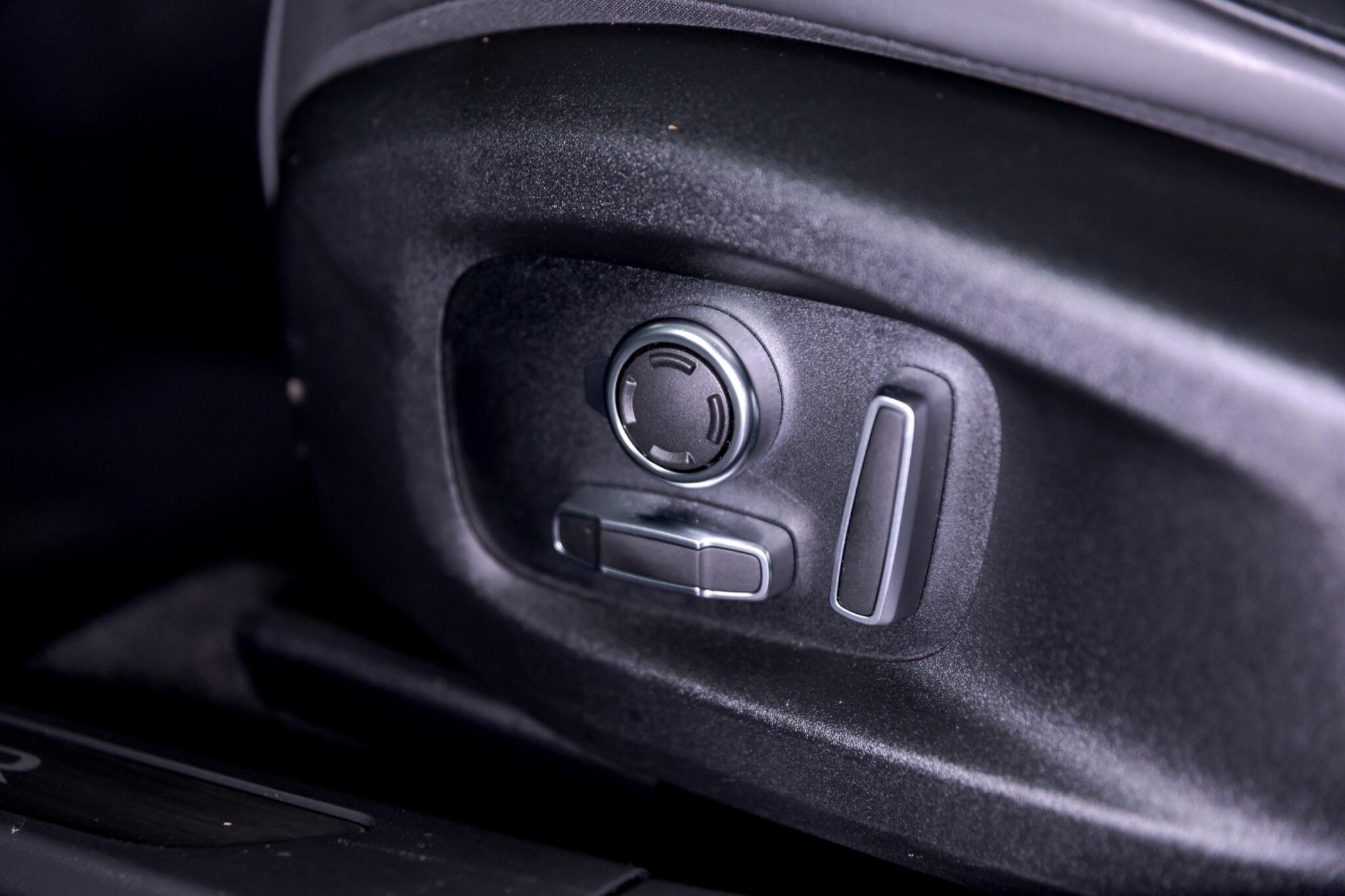 Jaguar I-Pace - Image 62