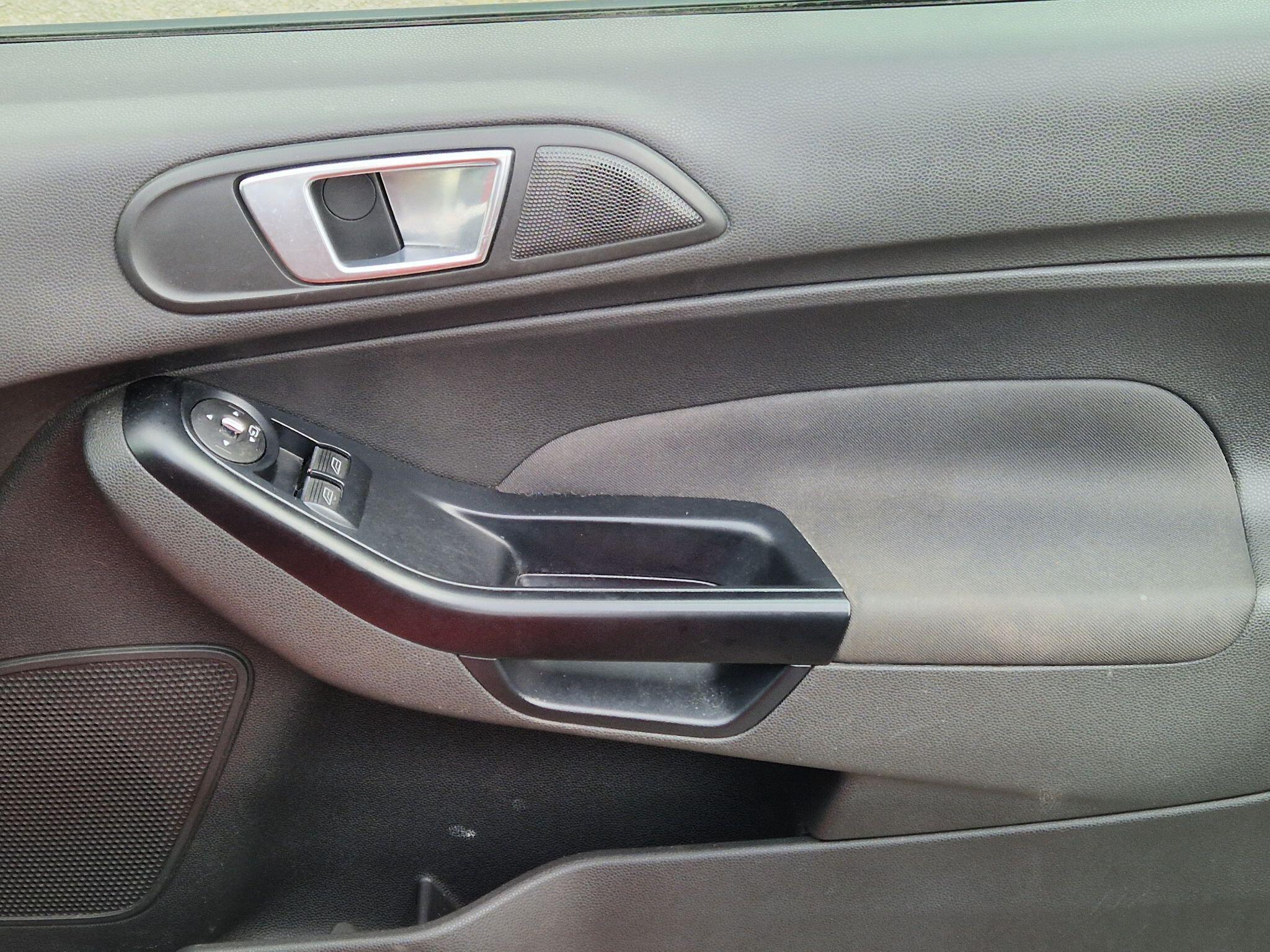 Ford Fiesta - Image 32