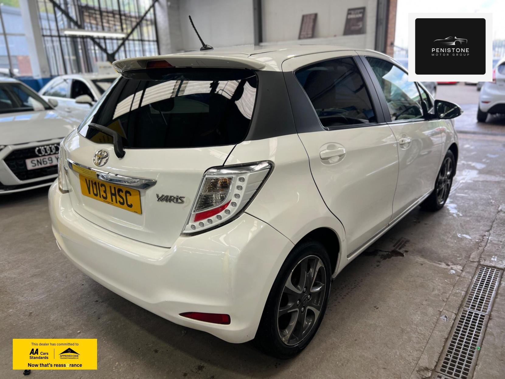 Toyota Yaris - Image 7