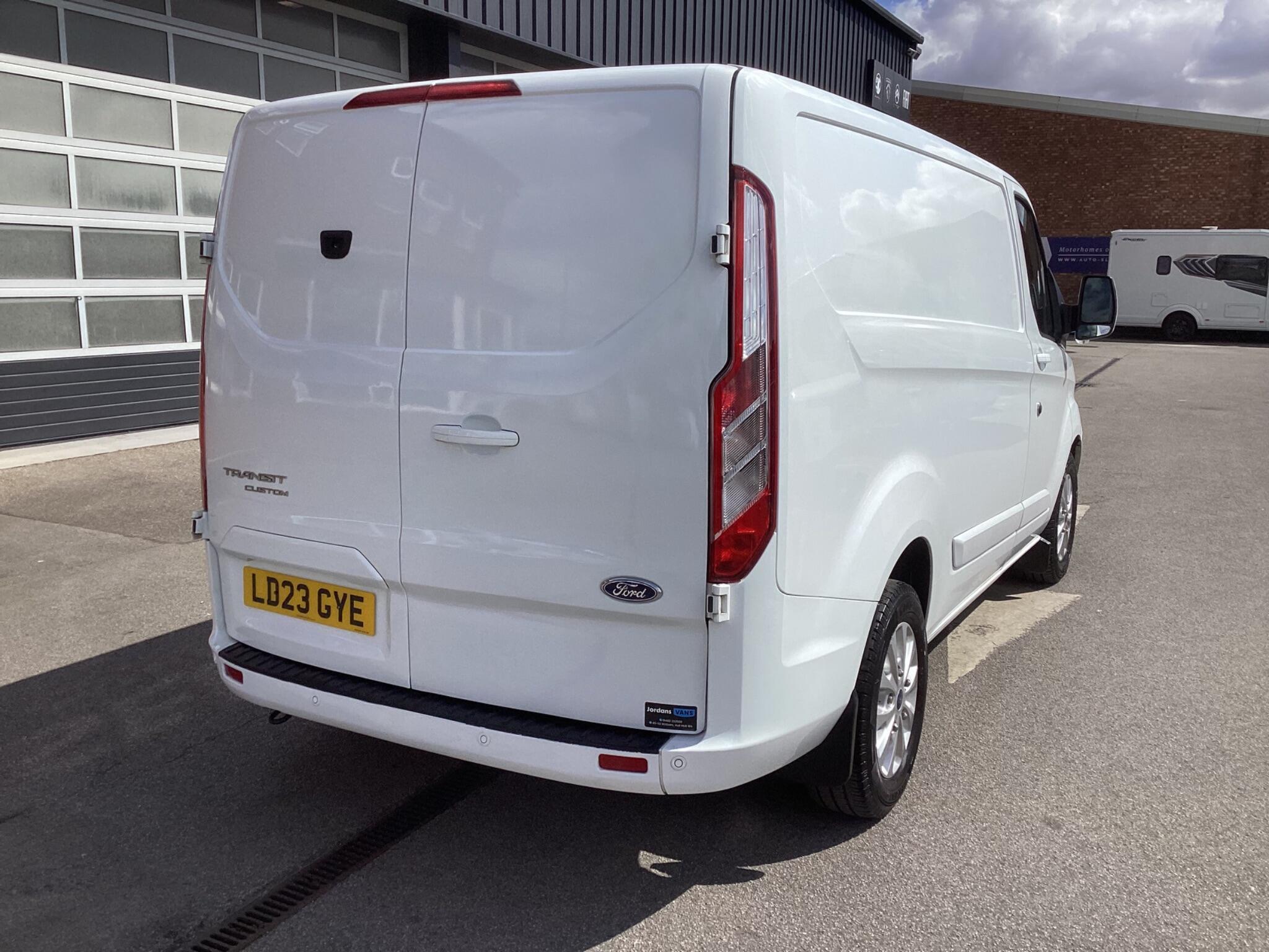 Ford Transit Custom - Image 7