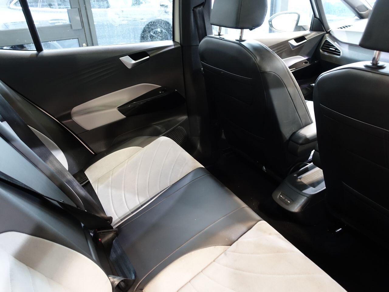 Volkswagen ID.3 - Image 22