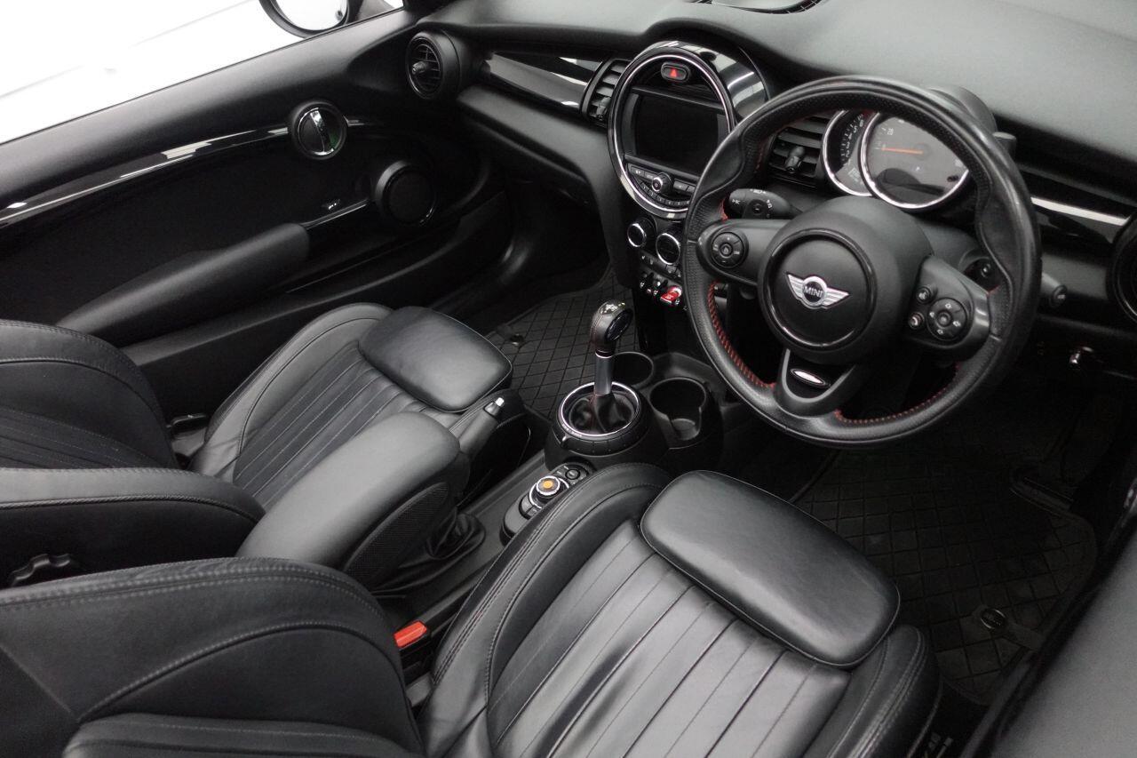 MINI Convertible - Image 20