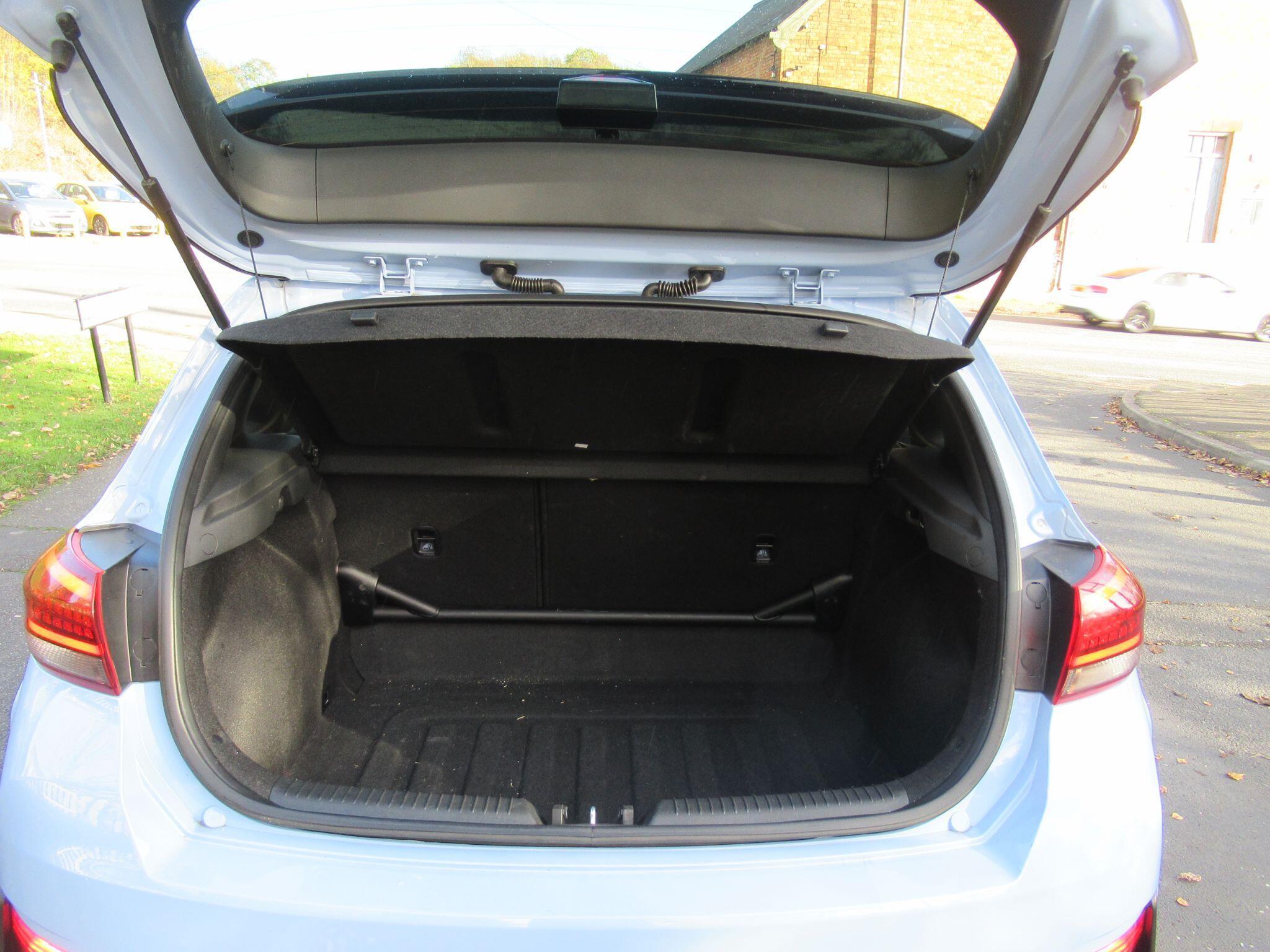 Hyundai i30 - Image 20