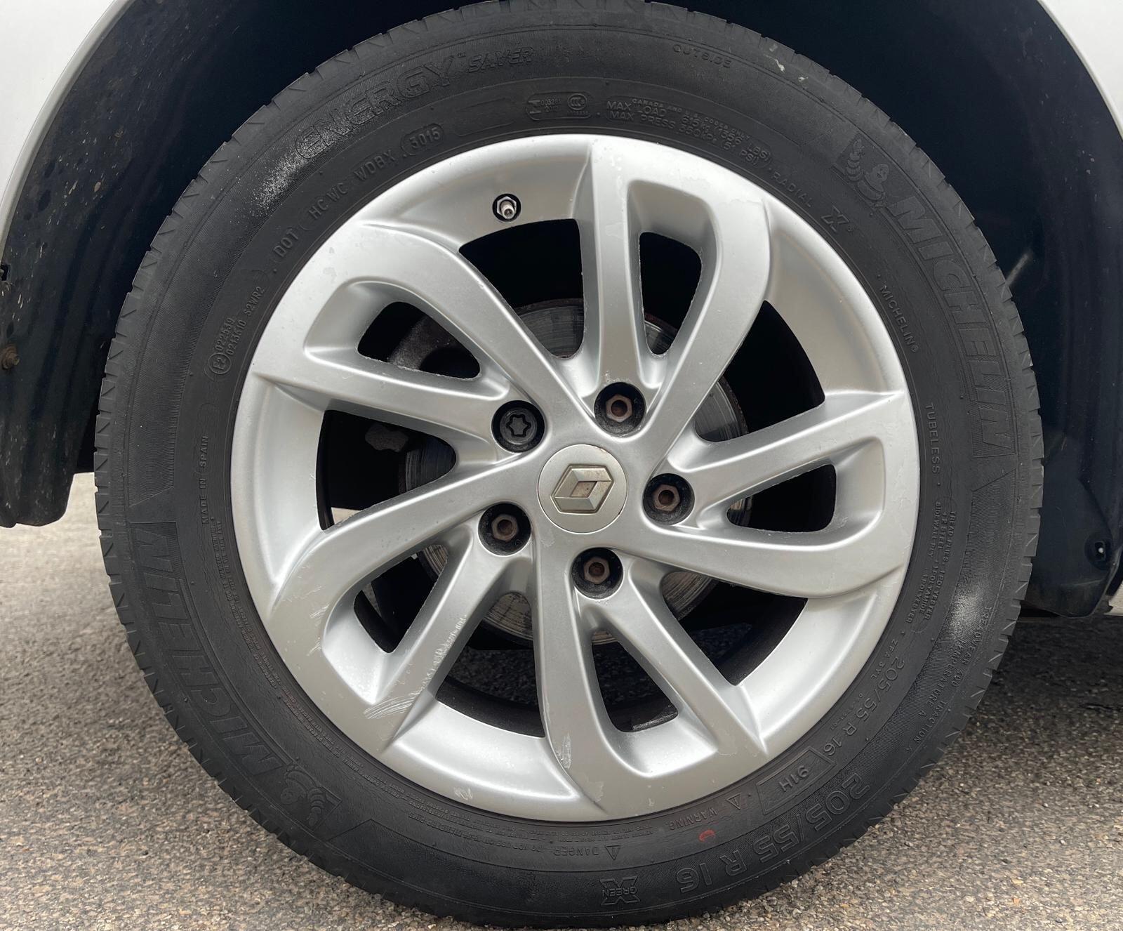 Renault Megane - Image 34