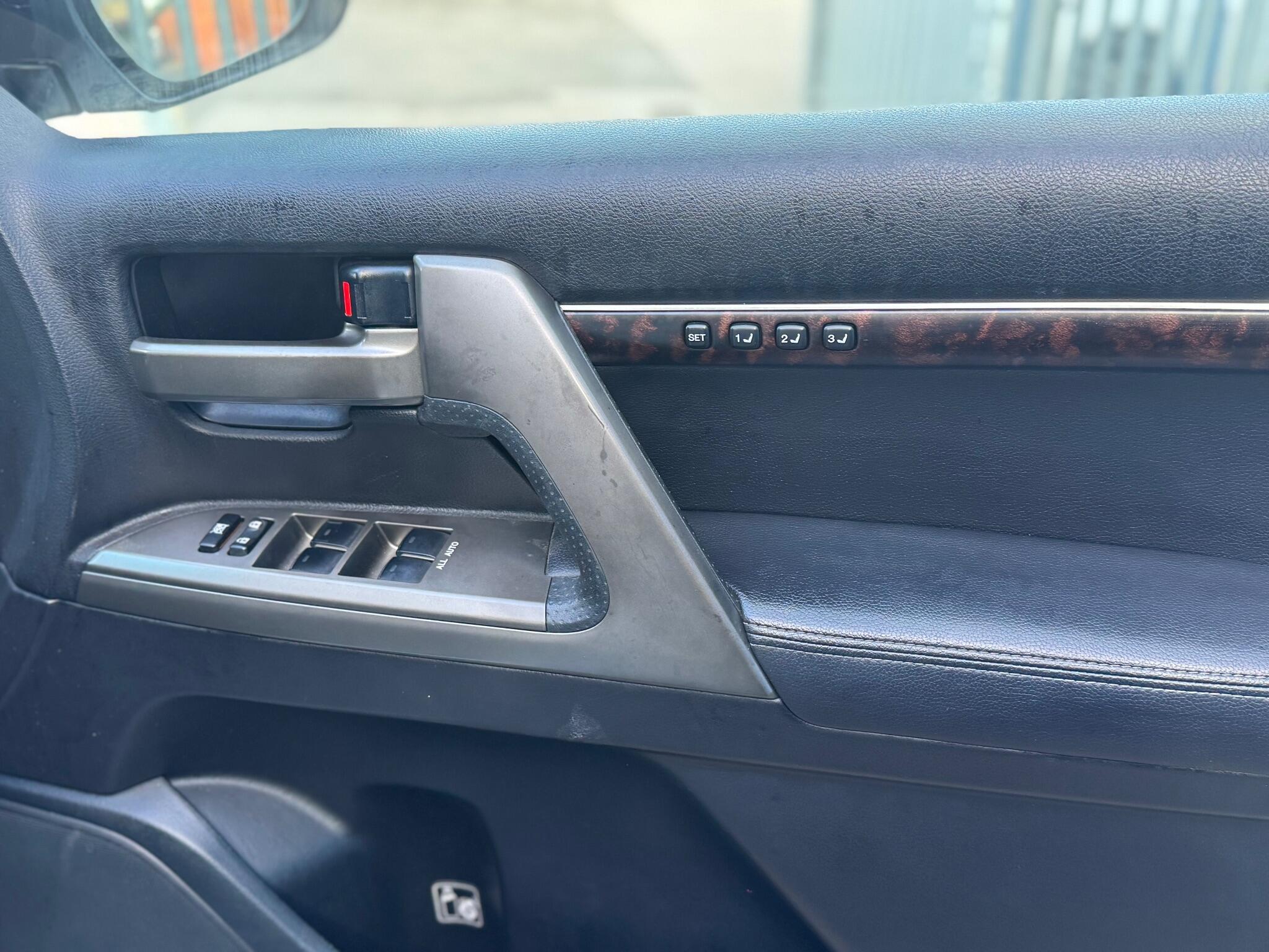 Toyota Land Cruiser - Image 31