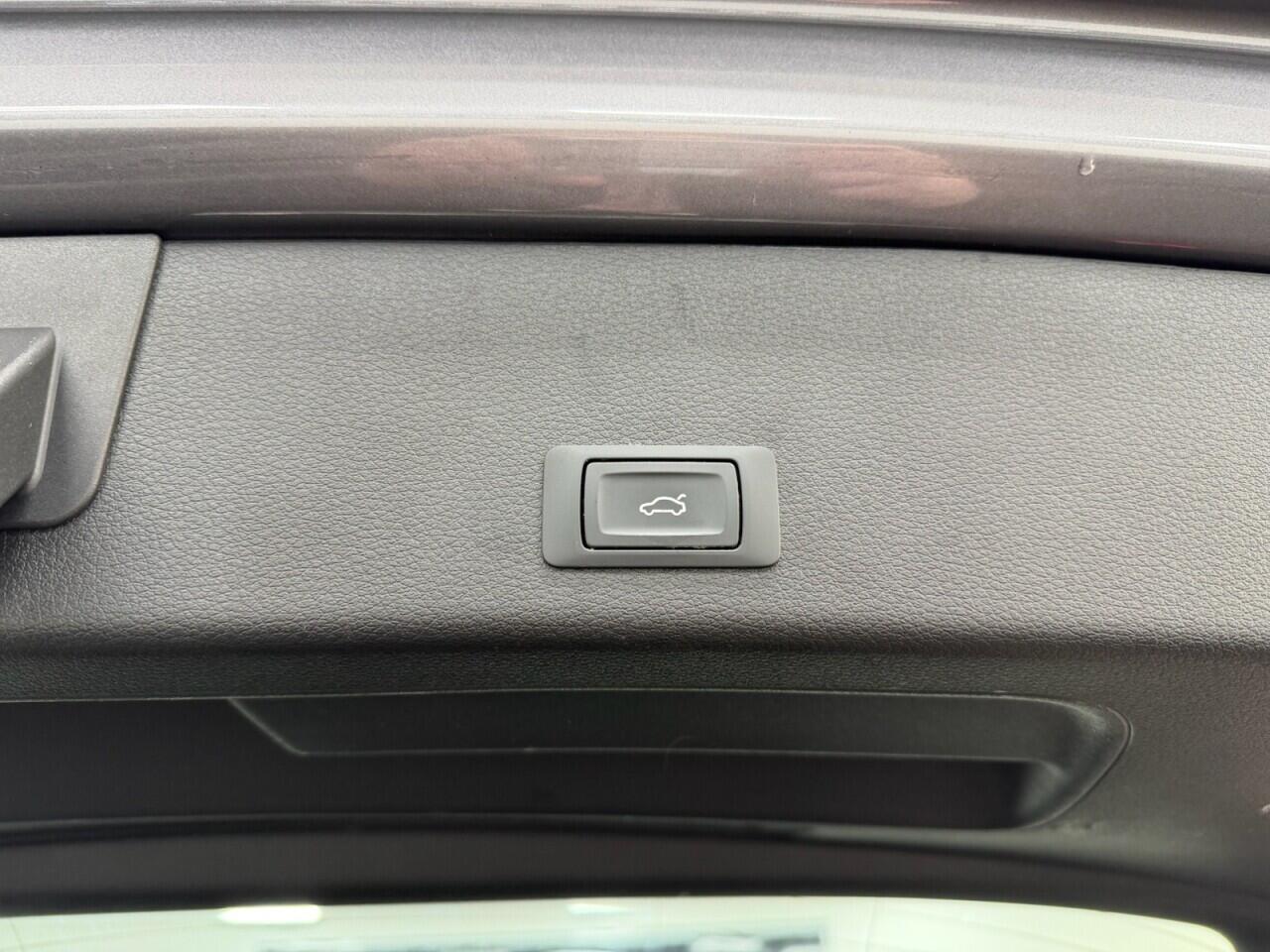 Audi E-Tron - Image 22