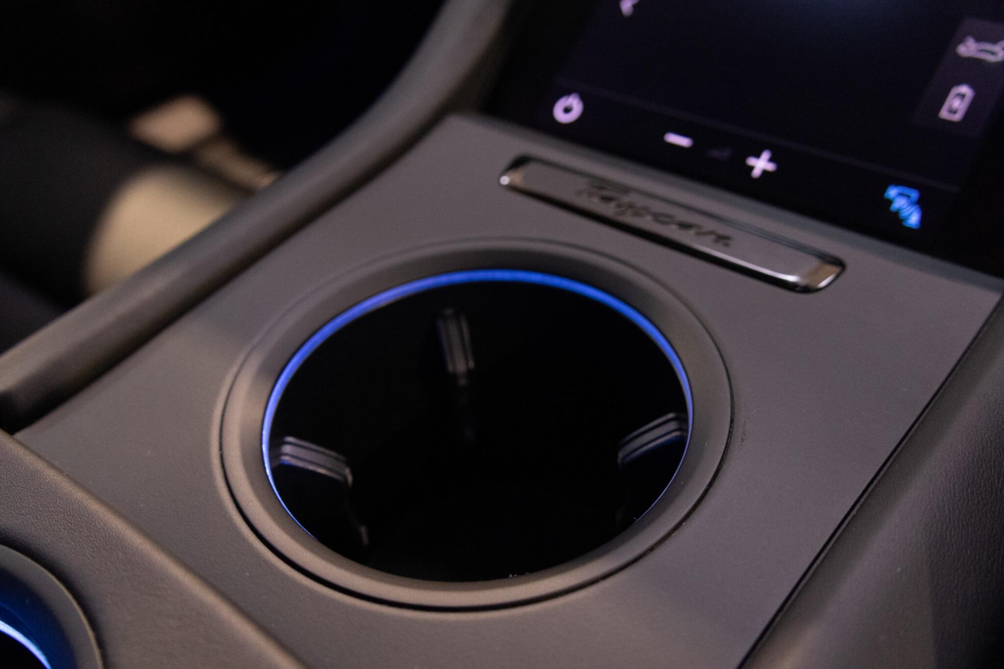 Porsche Taycan - Image 47