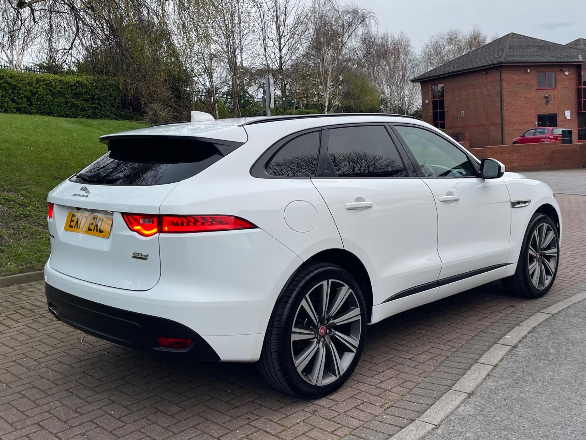 Jaguar F-Pace - Image 18