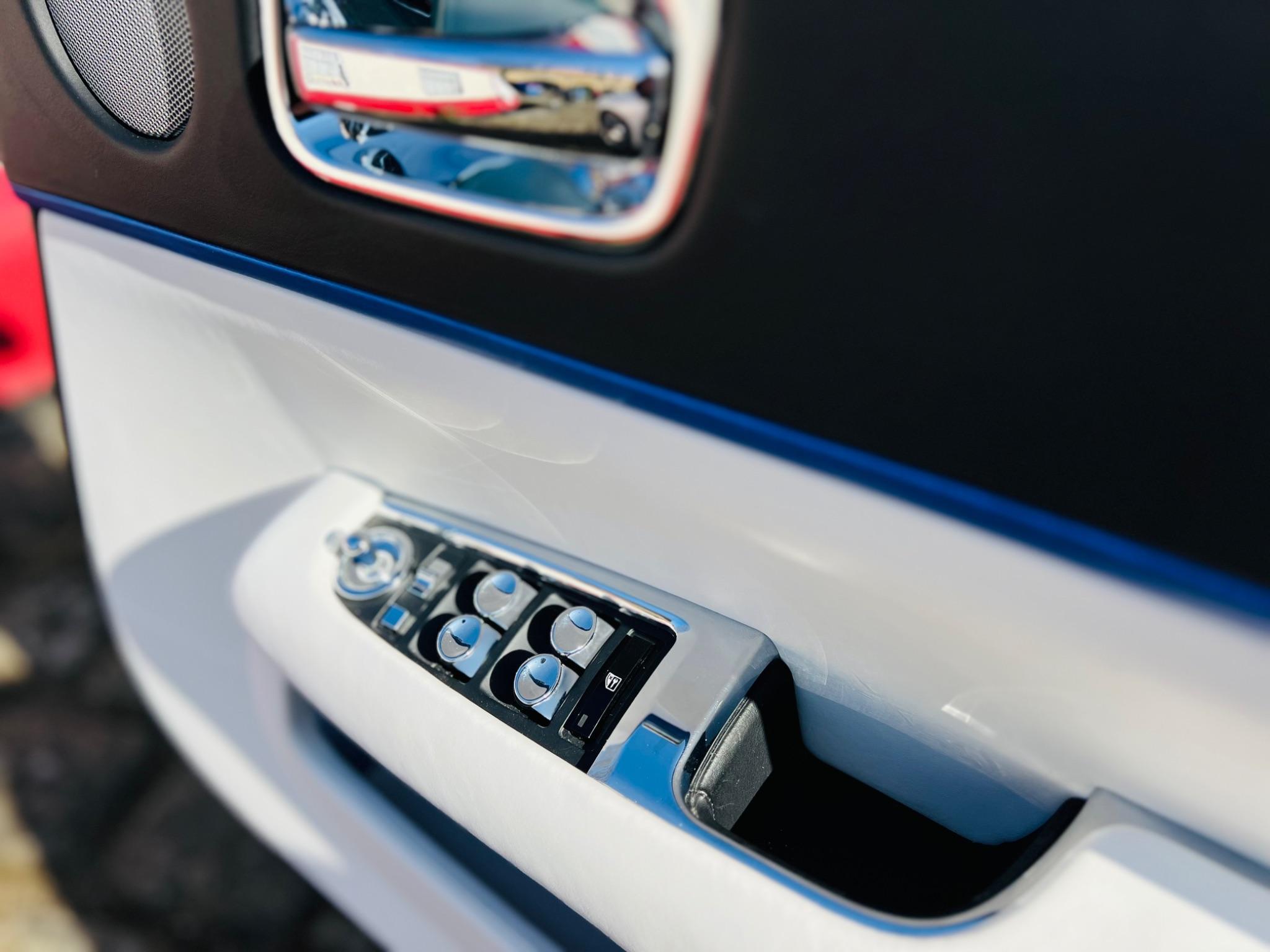 Rolls-Royce Dawn - Image 38