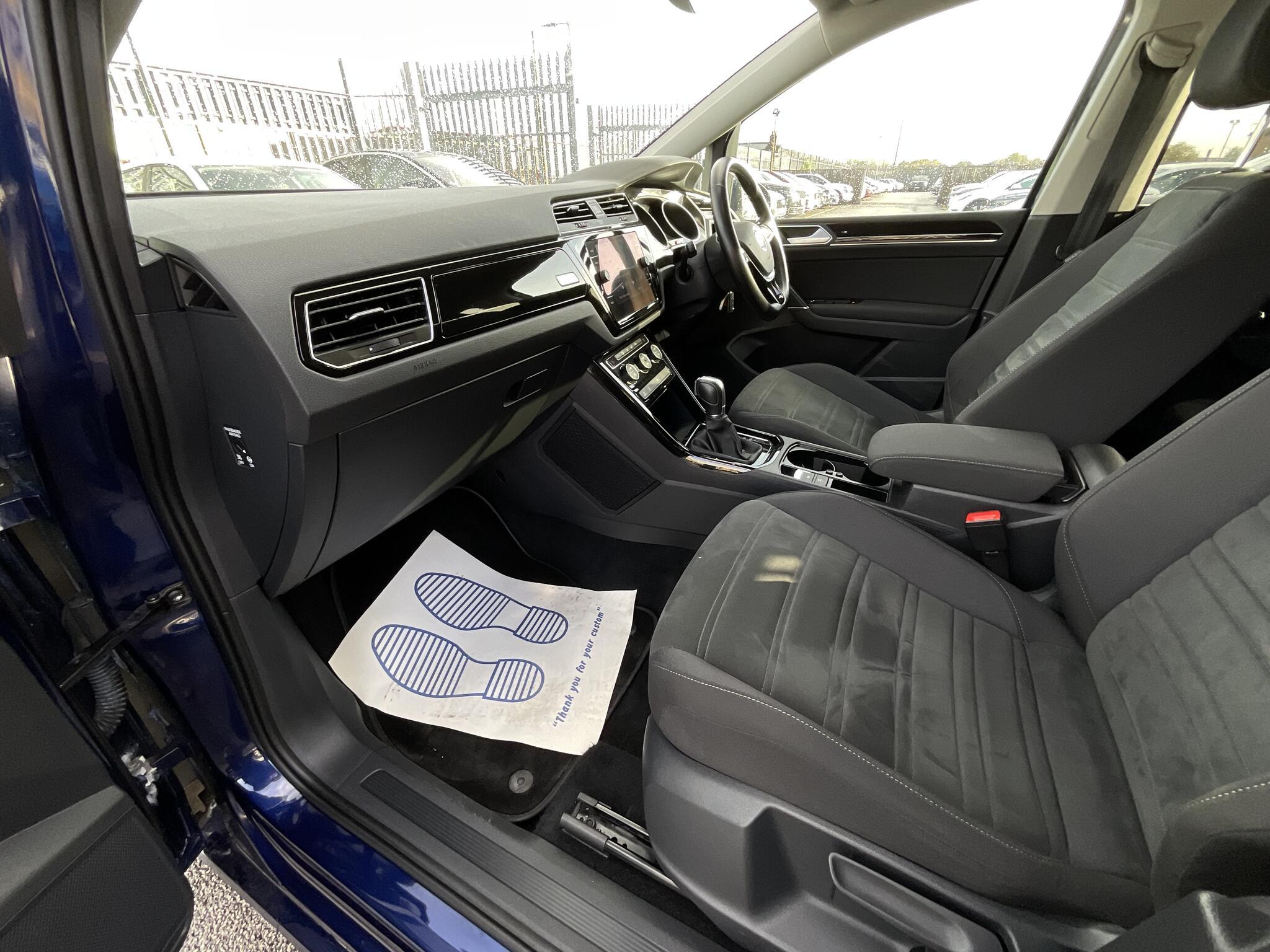 Volkswagen Touran - Image 16