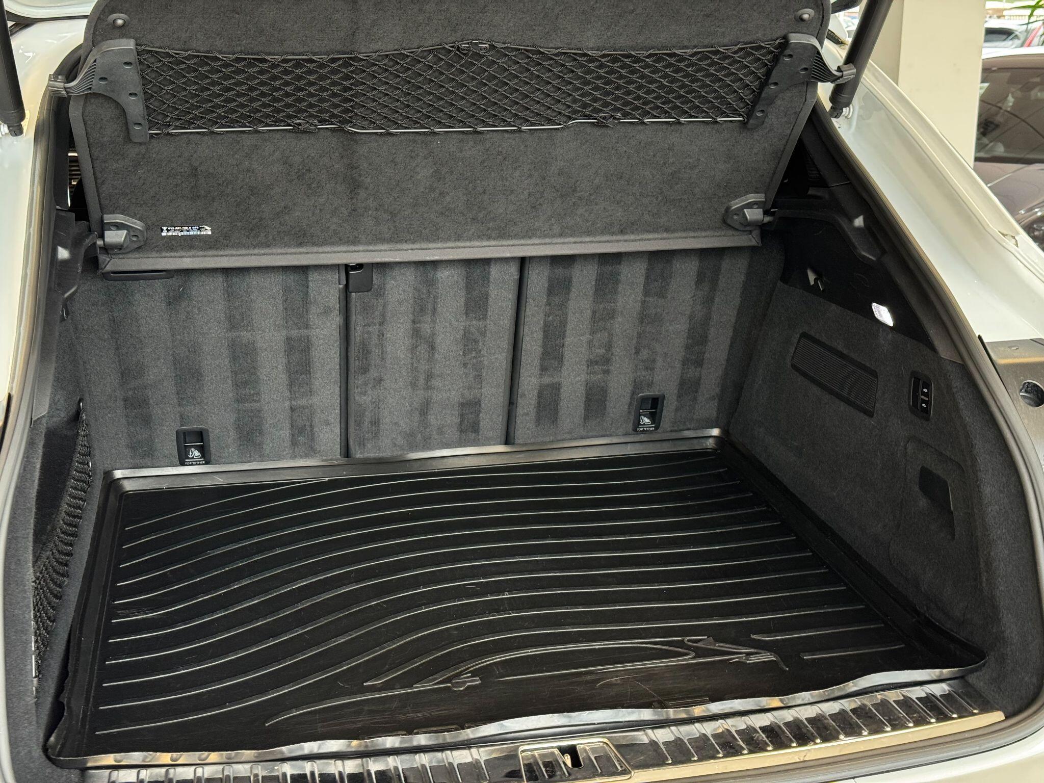 Porsche Cayenne - Image 19