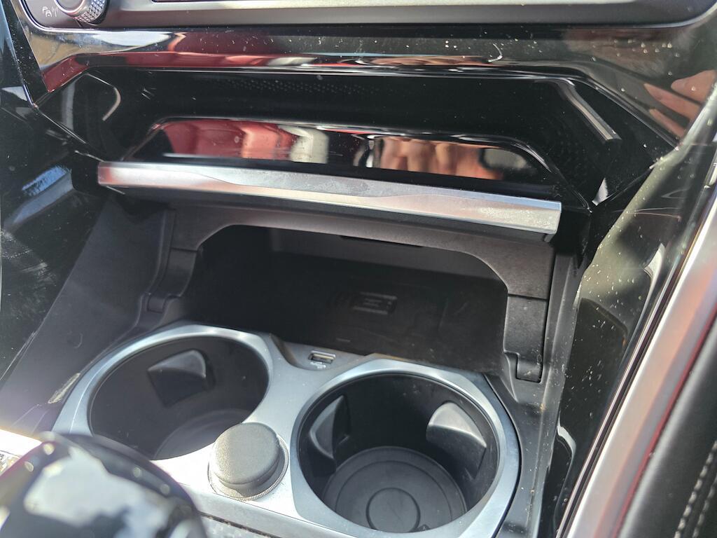 BMW 8 Series - Image 27