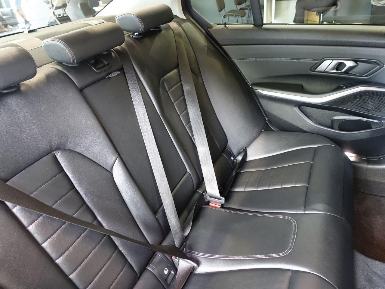 BMW 3 Series - Image 14