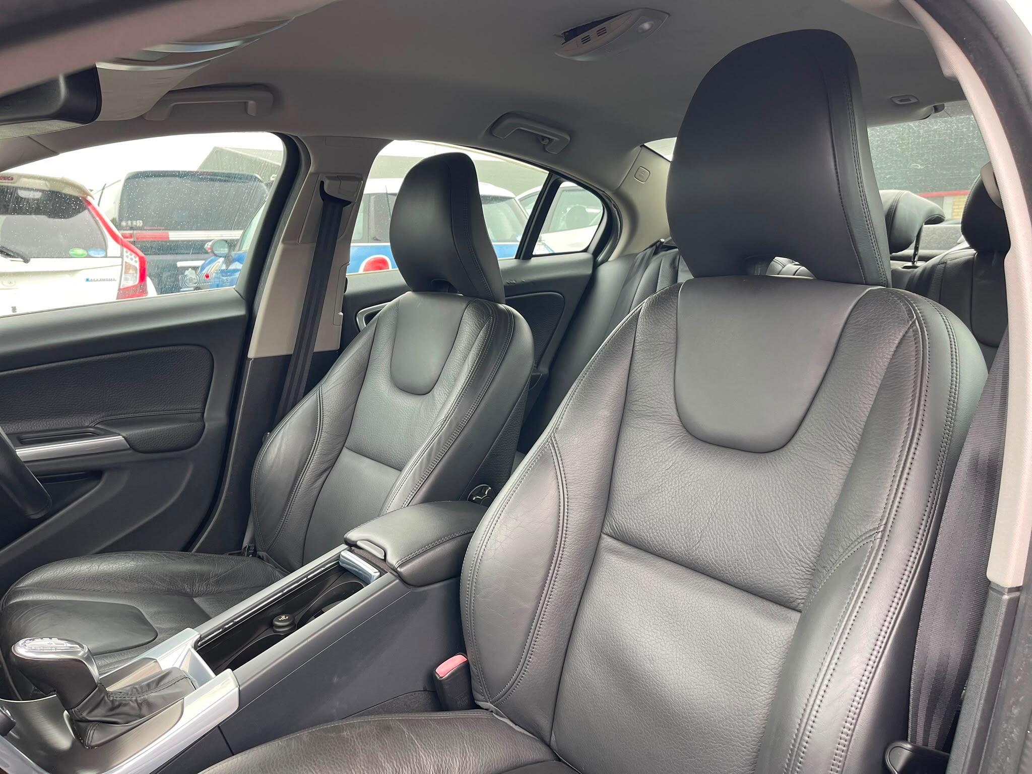 Volvo S60 - Image 17