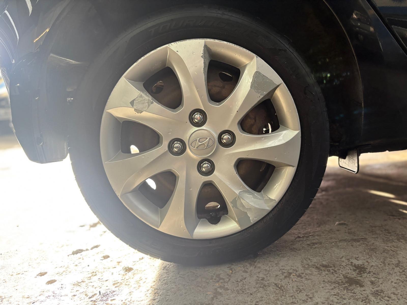 Hyundai i10 - Image 21